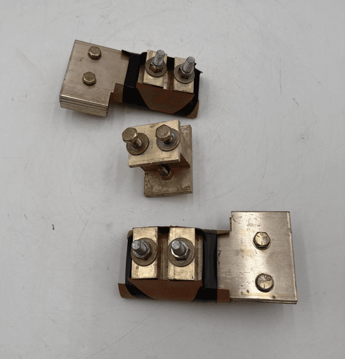 GE TJ4DPK Circuit Breaker Mounting Strap Kit 400A Max 600V Dual Twin BUS ONLY – image 1