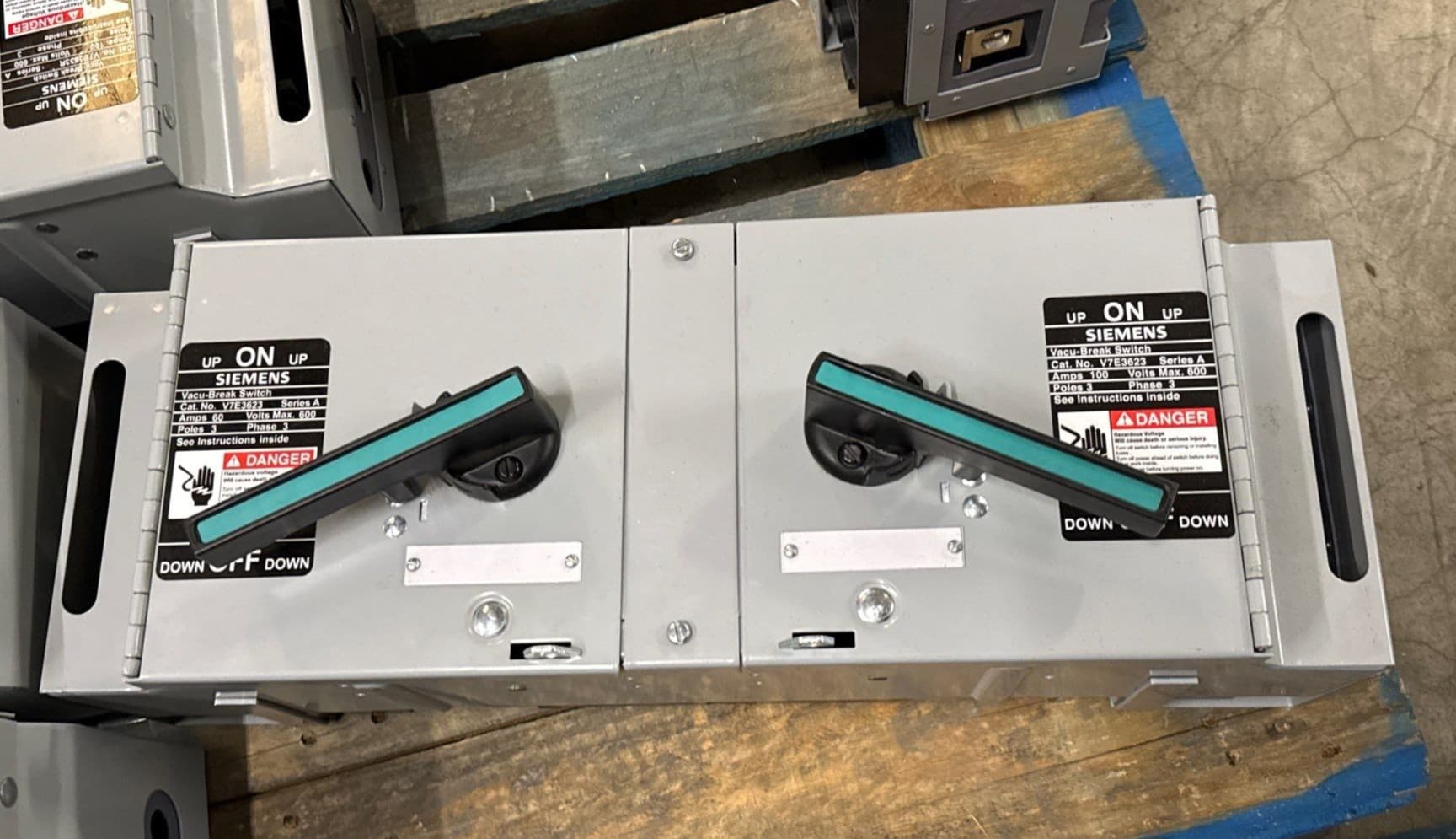 Siemens V7E3623 Vacu-Break Panelboard Switch 60A 100A 3P 600V 3PH 60 Amp 100 Amp