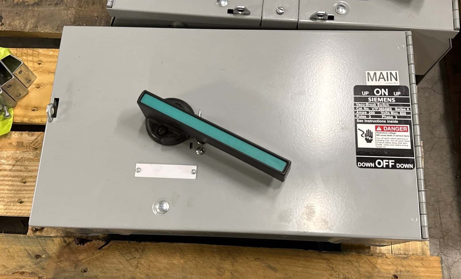 Siemens V7F3604MS Load Switches — image 1 of 4
