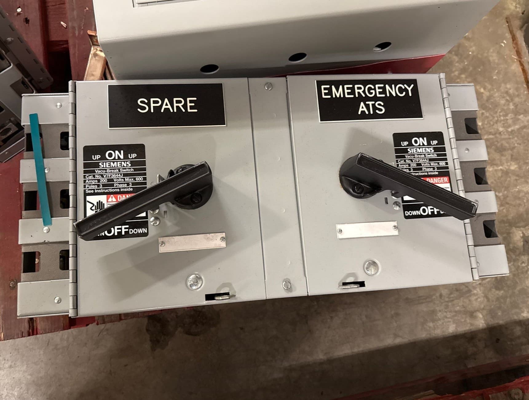 Siemens V7F3644J Vacu-Breaker Panelboard Switch 200A 3P 600V 3PH 200 Amp – image 1