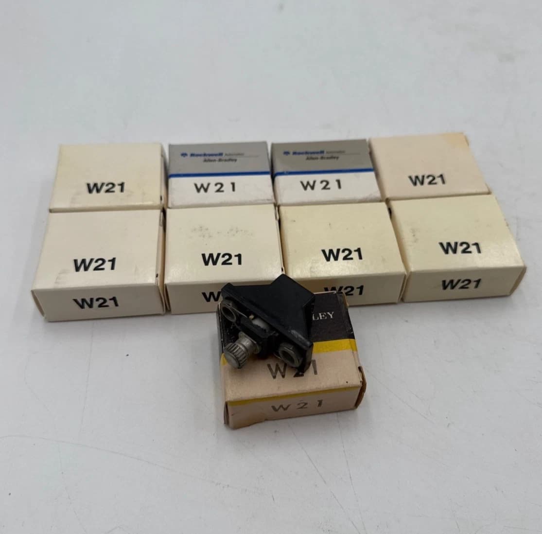 Allen-Bradley W-21 Accessory — image 1 of 7