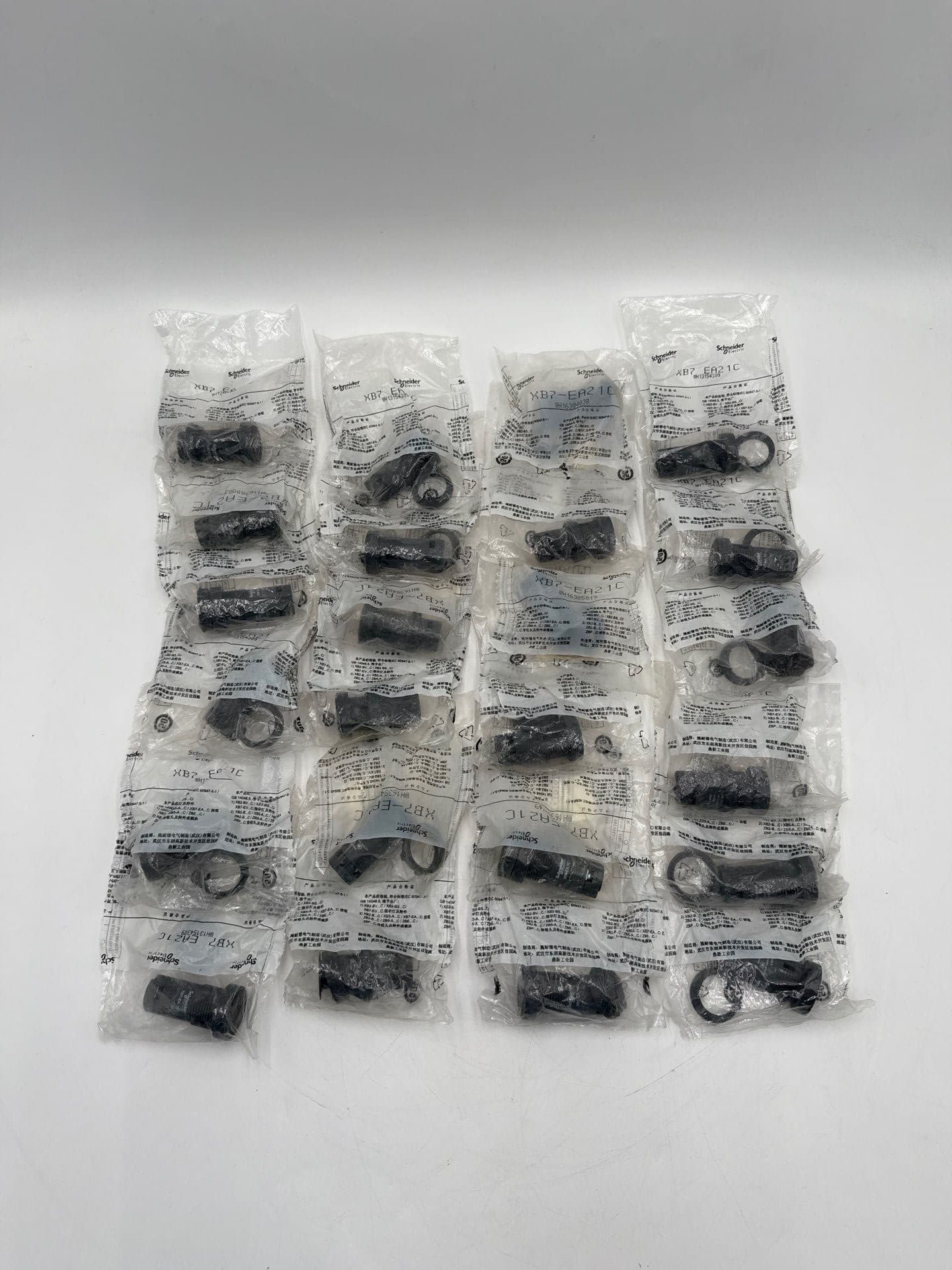 Schneider XB7 EA21C Pushbutton Switch 22mm Control Button Black 24PC – image 1