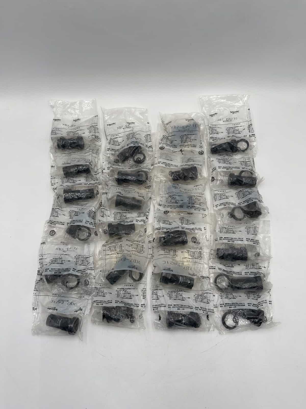 Schneider XB7 EA21C Pushbutton Switch 22mm Control Button Black 24PC