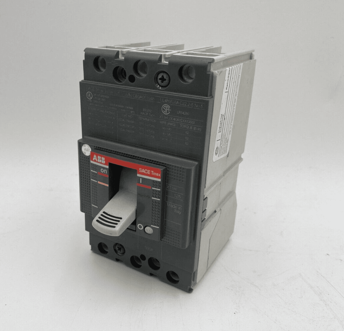 ABB XT1HU3040AYD000XXX Circuit Breaker — image 1 of 12