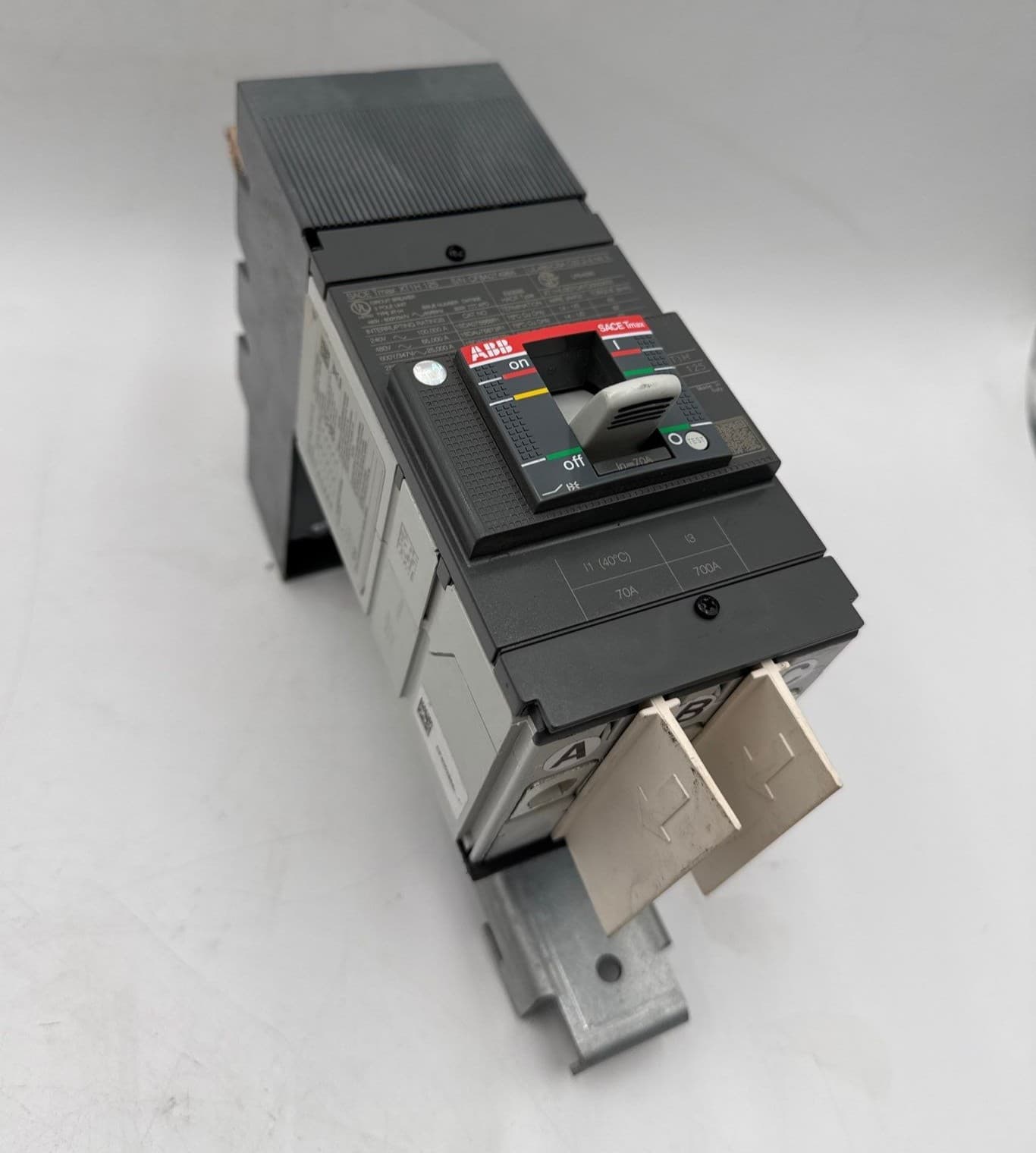 ABB XT1HU3070AYD000XXX Reliagear Circuit Breaker 70A 3P 600V Tmax XT1H 125 – image 1