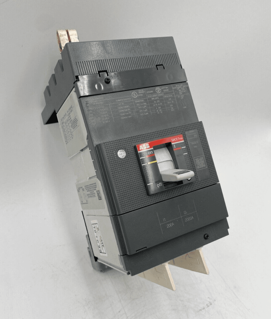 ABB XT4HU3200AYJ000XXX Circuit Breaker — image 1 of 12