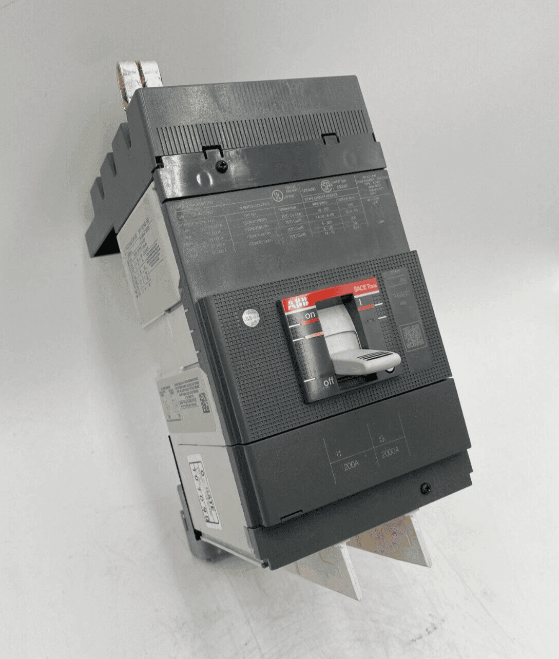 ABB XT4HU3200AYJ000XXX Circuit Breaker — image 1 of 12