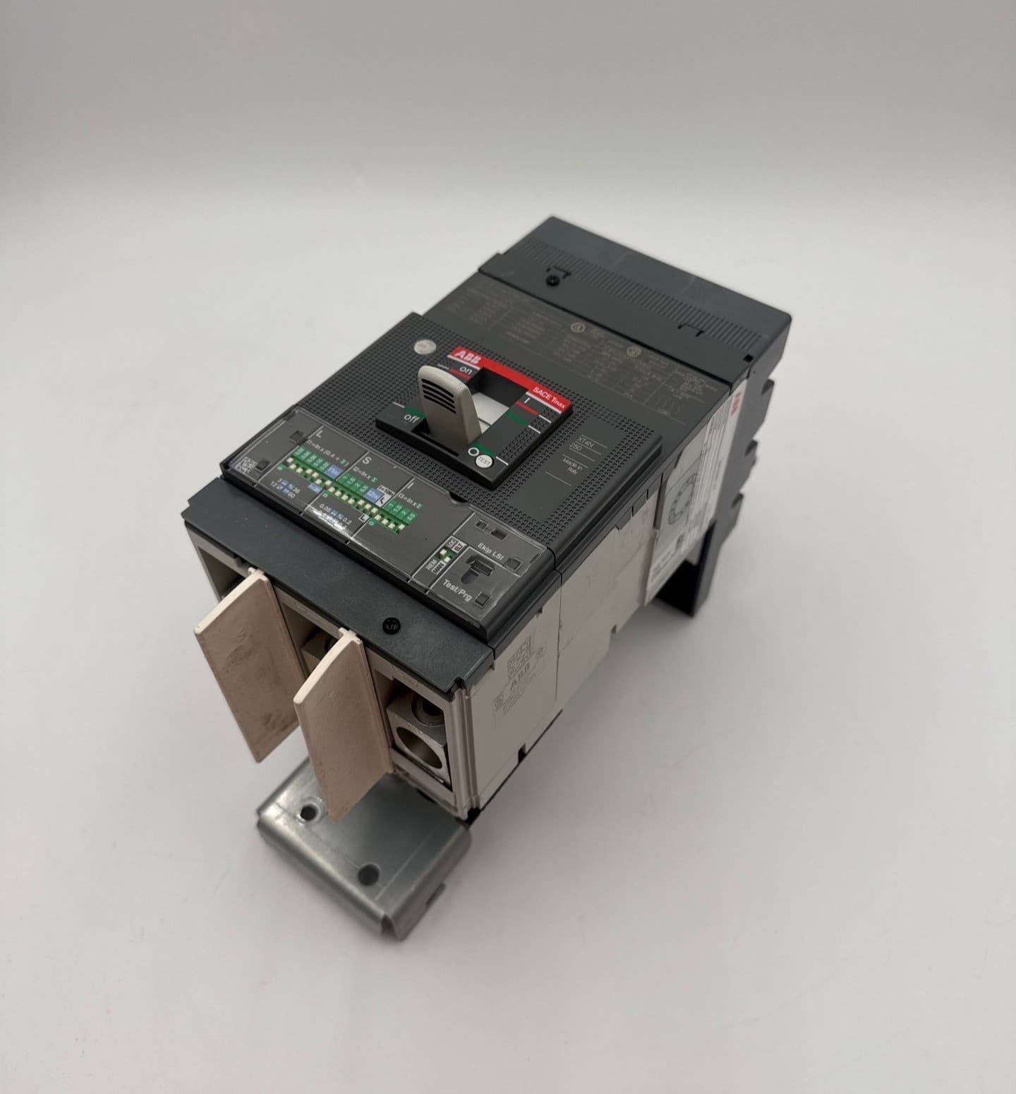ABB XT4NU3250FY8000XXX Circuit Breaker 250A 3P 600V SACE Tmax XT4N 250
