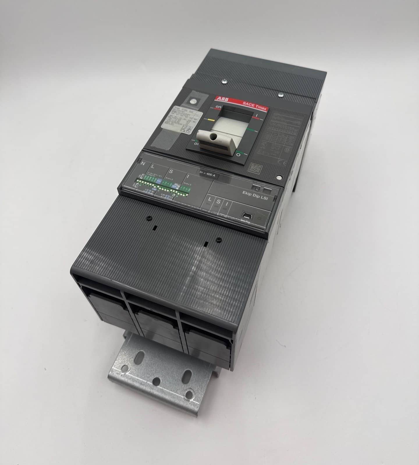 ABB XT5NU340AFYN000XXX Circuit Breaker — image 1 of 8