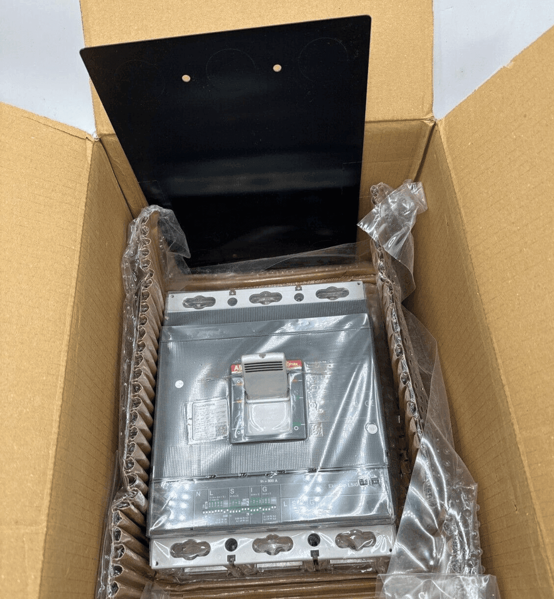 ABB XT6NQ3800GFF000XXX Circuit Breaker — image 1 of 7
