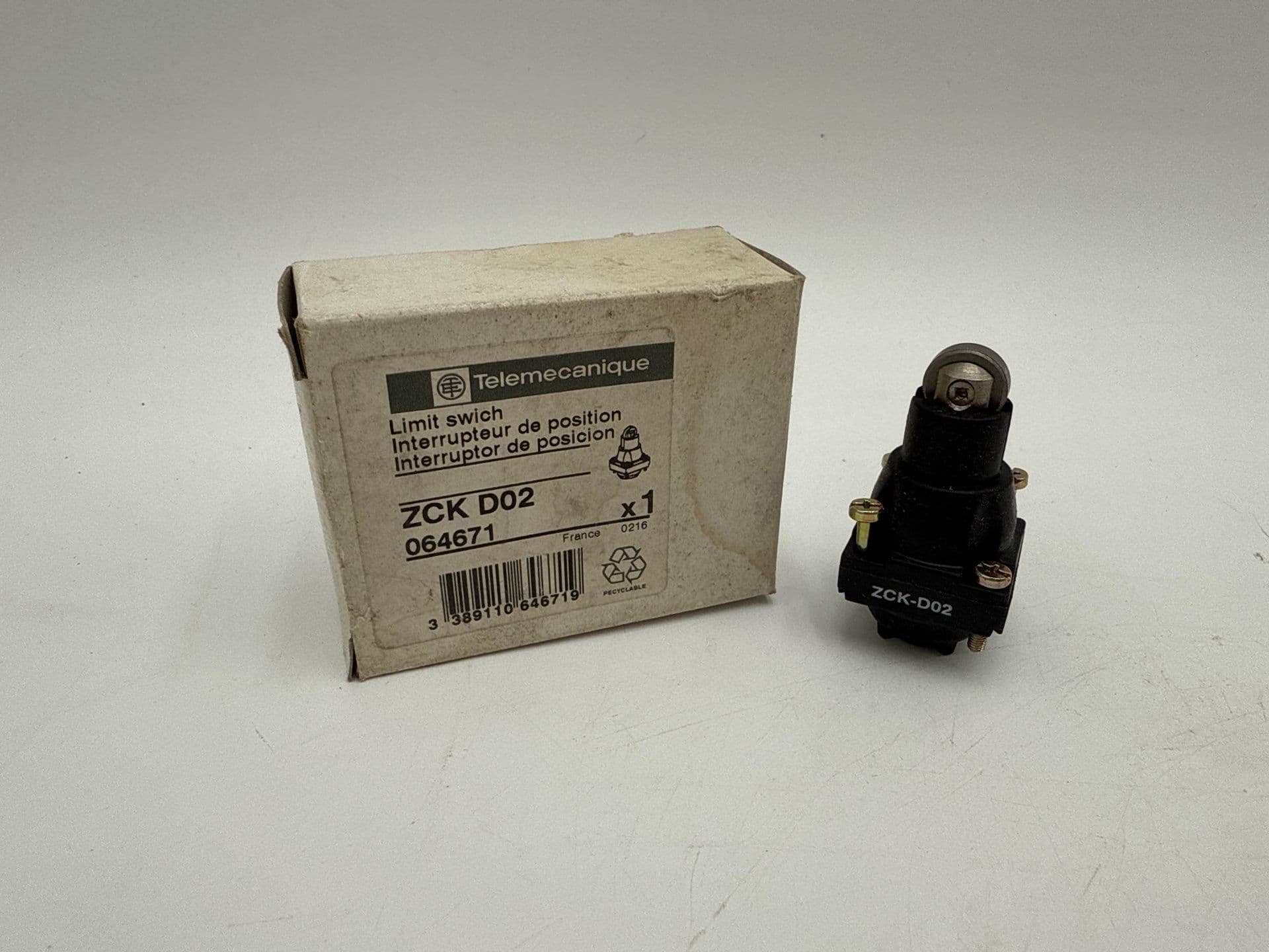 Telemecanique ZCK D02 Limit Switch Heavy-Duty Position Interrupter – image 1