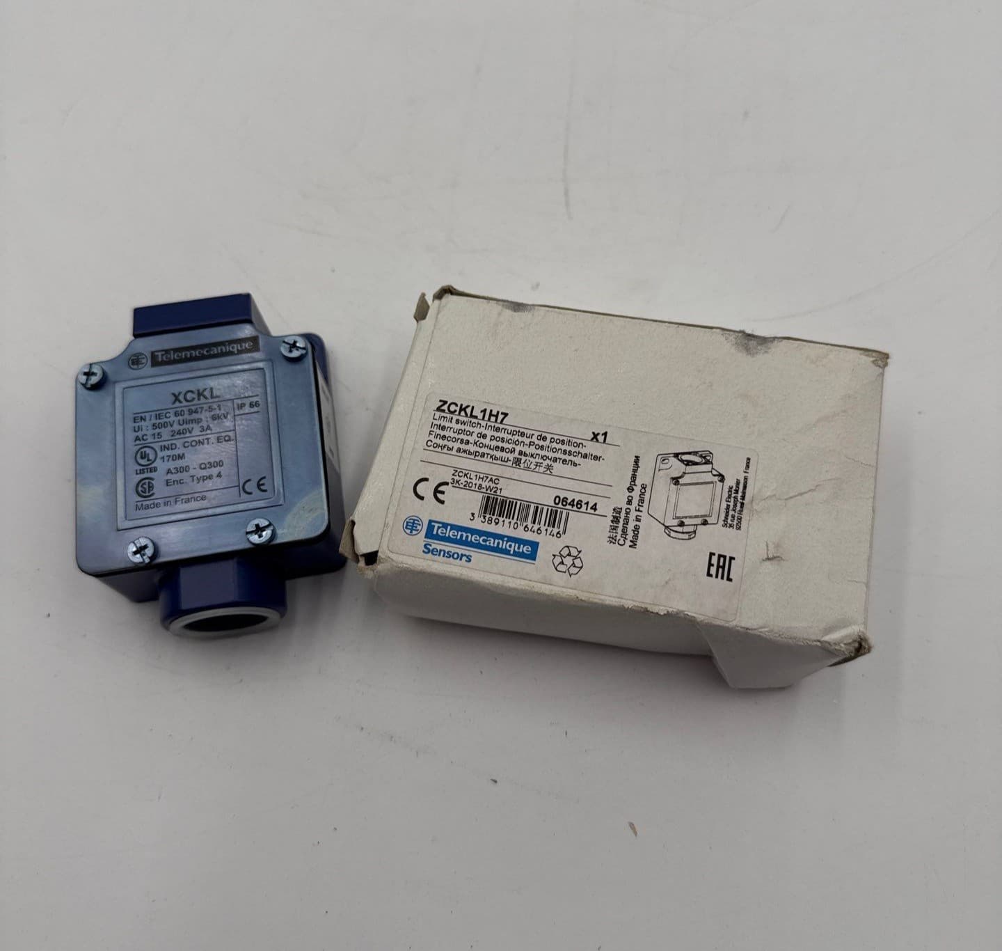 Telemecanique ZCKL1H7 Accessory — image 1 of 5
