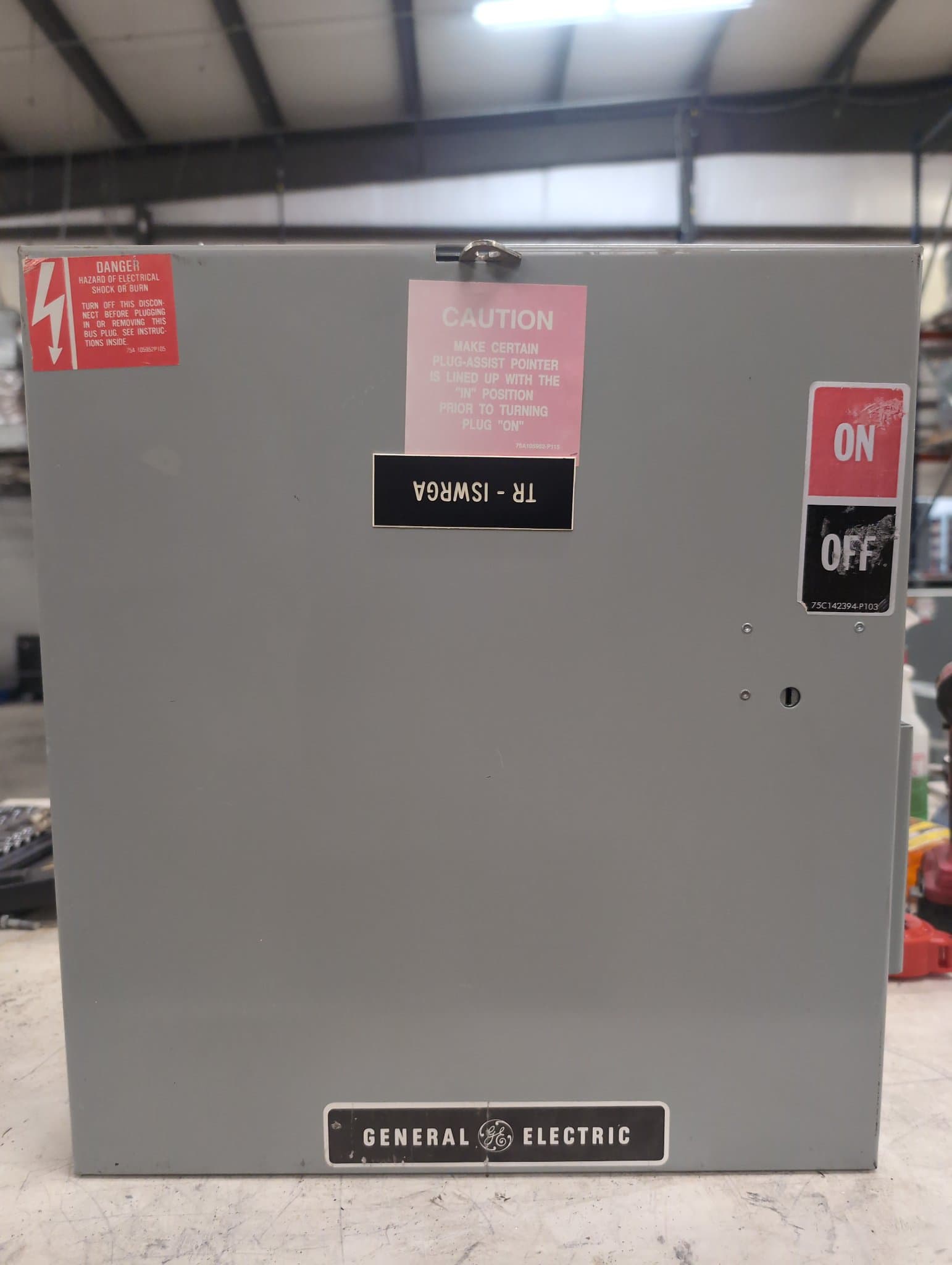 GE SB364RGR Fused Bus Plug 200A 600V Indoor Enclosure – image 1
