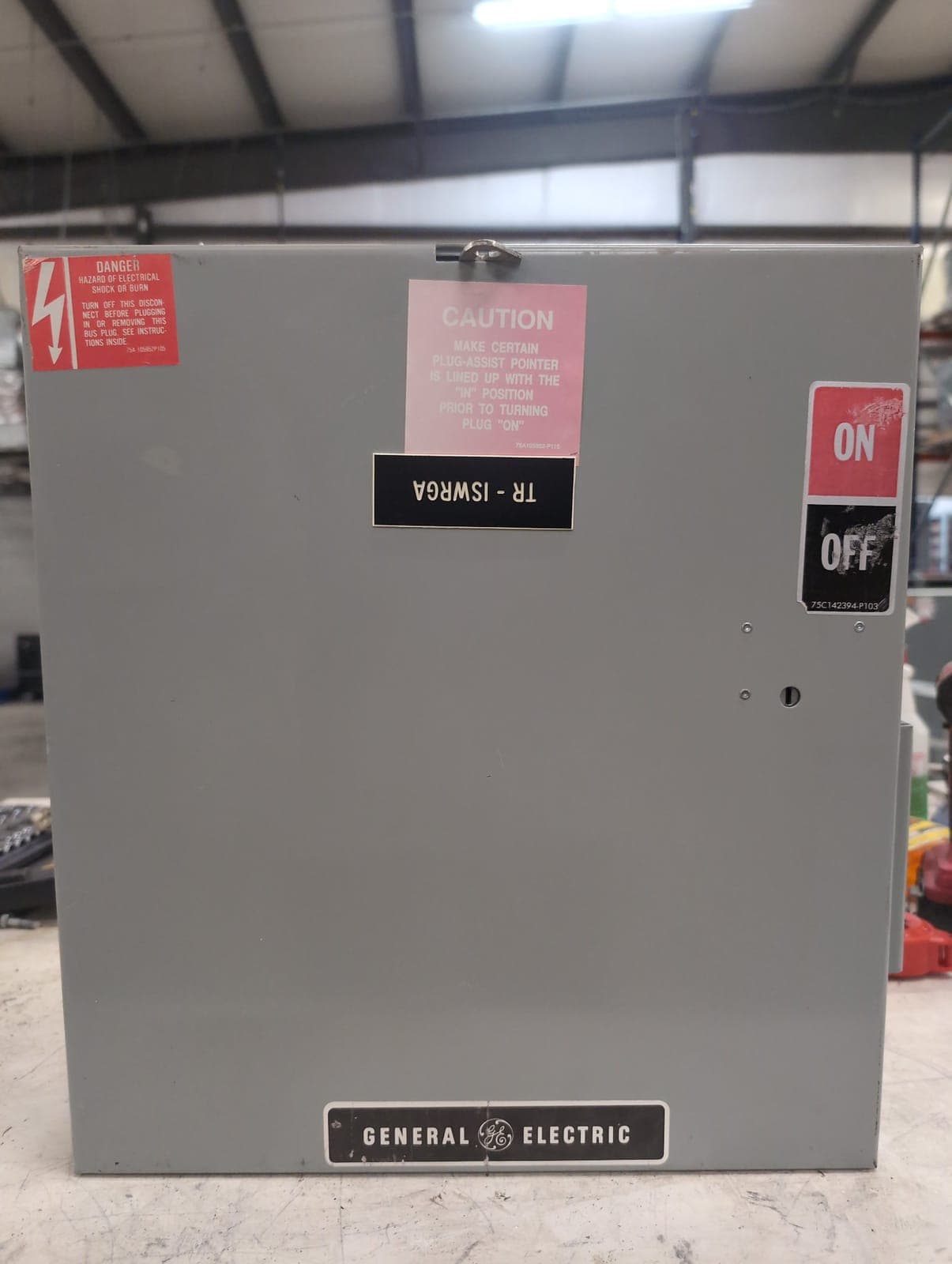 GE SB364RGR Bus Plug — image 1 of 8
