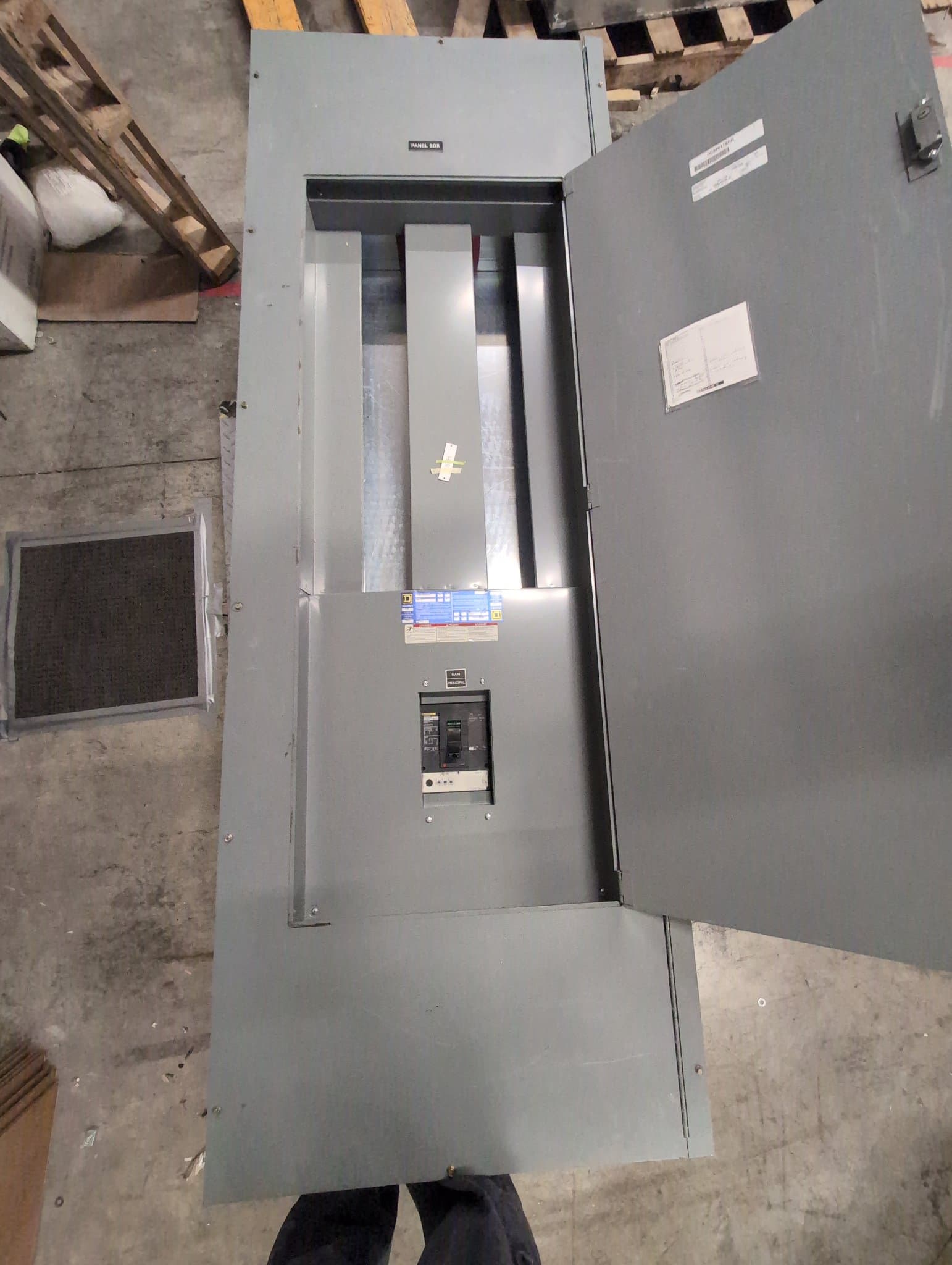 Square D HCM I Line Panelboard 500A 208/120V 48 Circuits