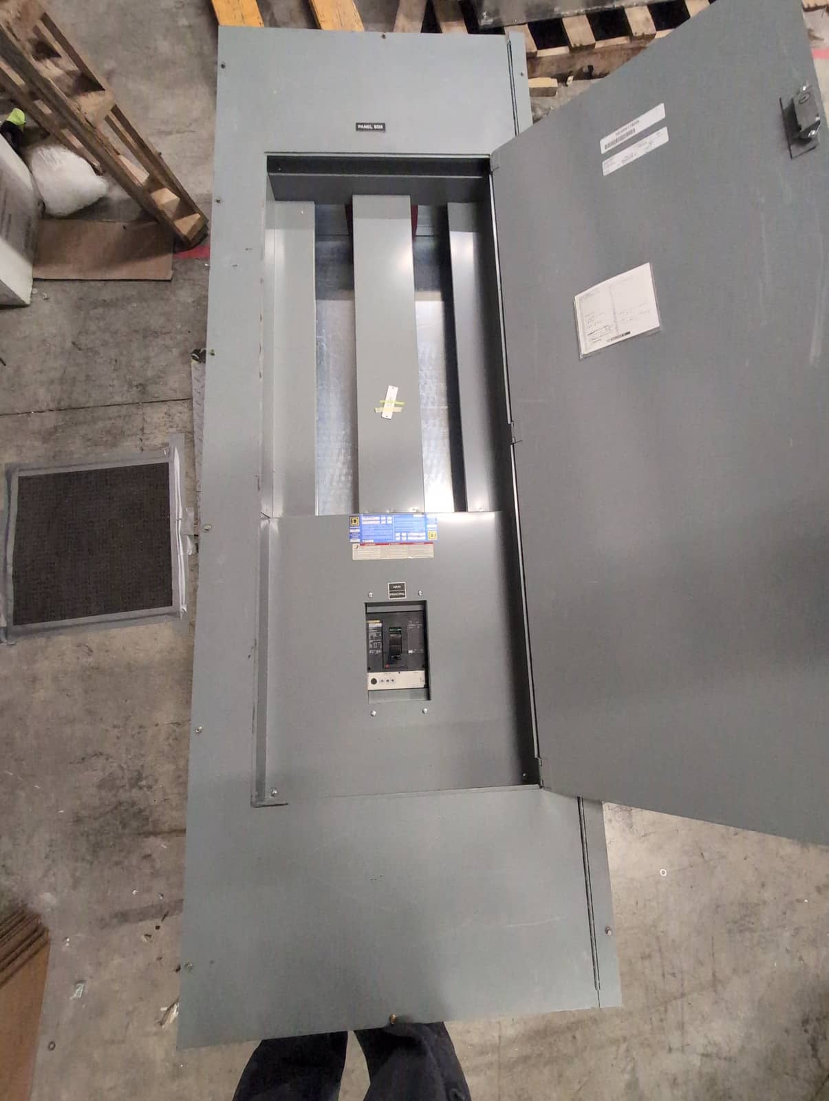 Square D HCM I Line Panelboard 500A 208/120V 48 Circuits