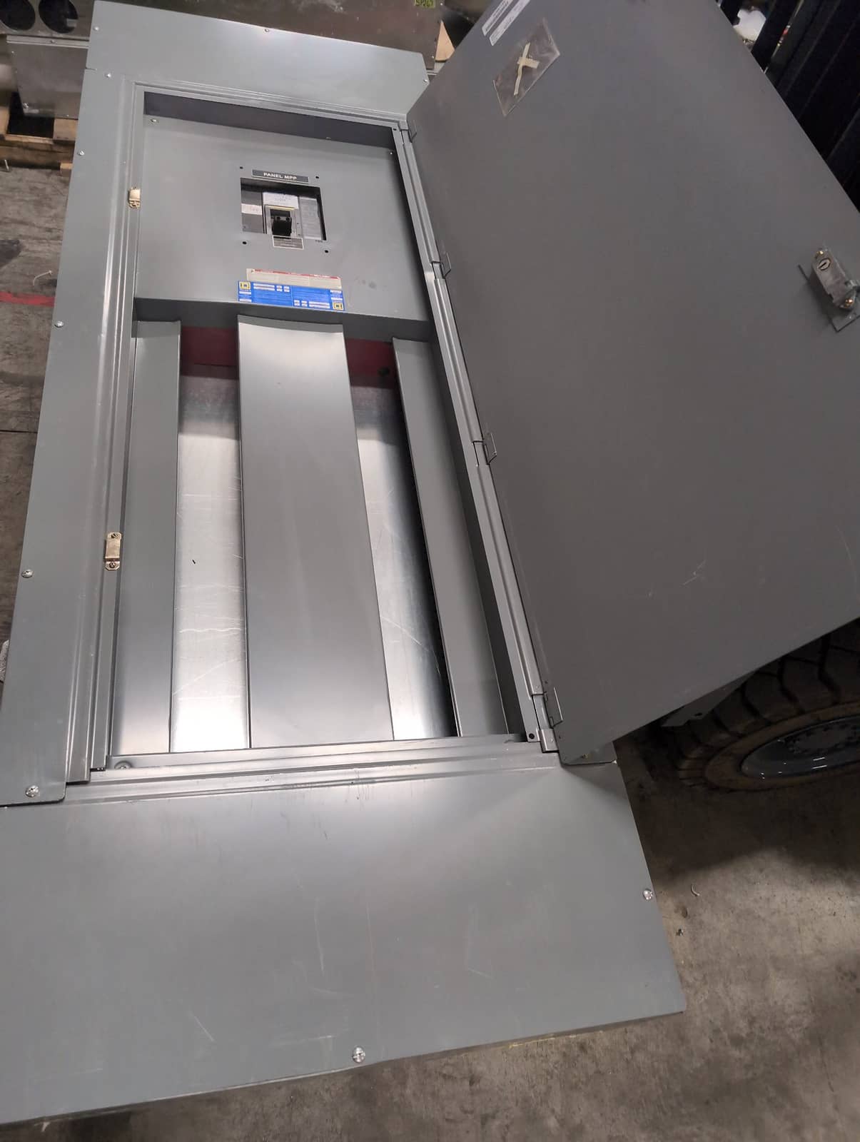 Square D HCM I Line Panel — image 1 of 15