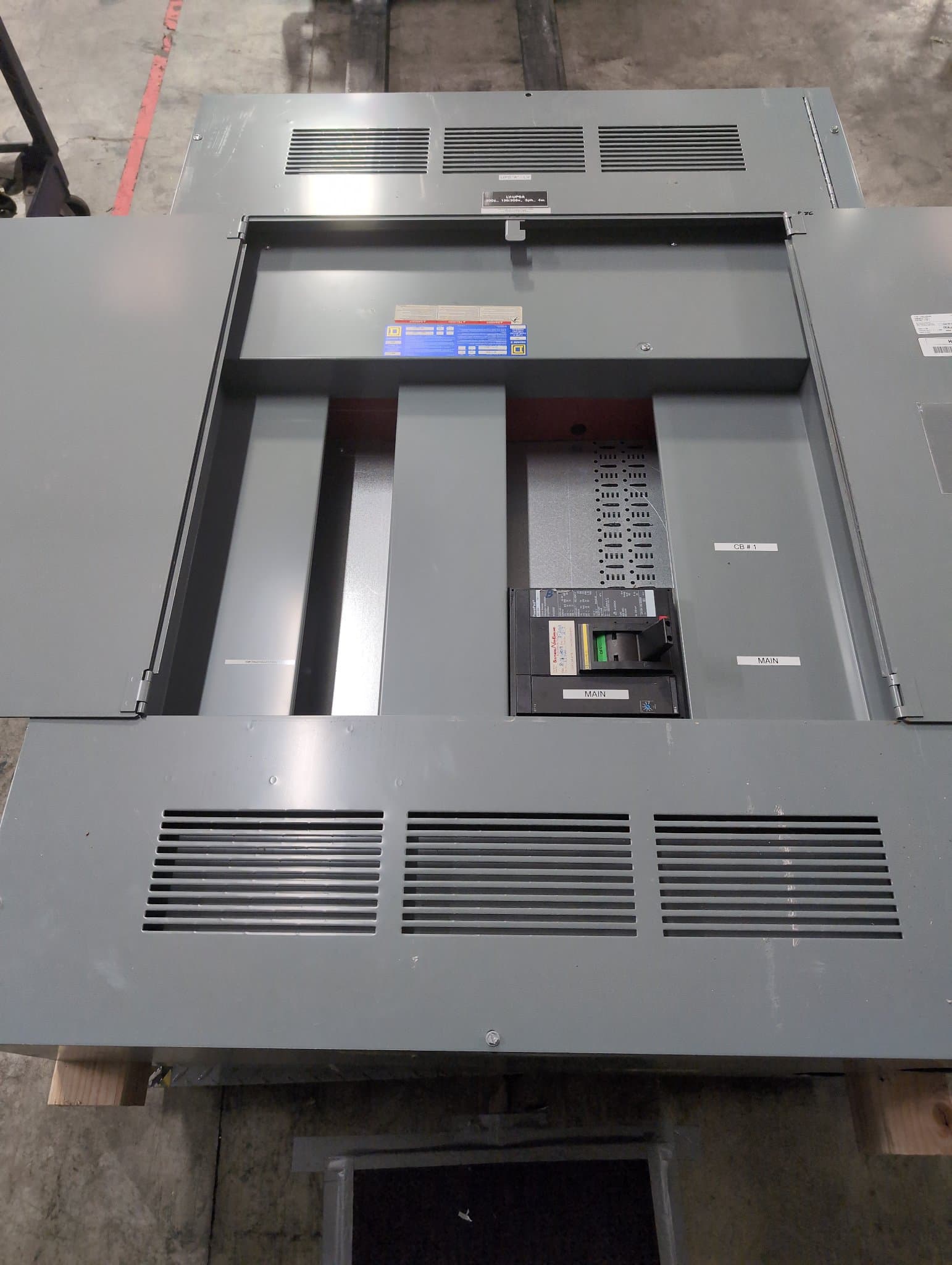 Square D HCP23594 I Line Panelboard 400A 600V 36 Cir MCB NEMA 1 – image 1