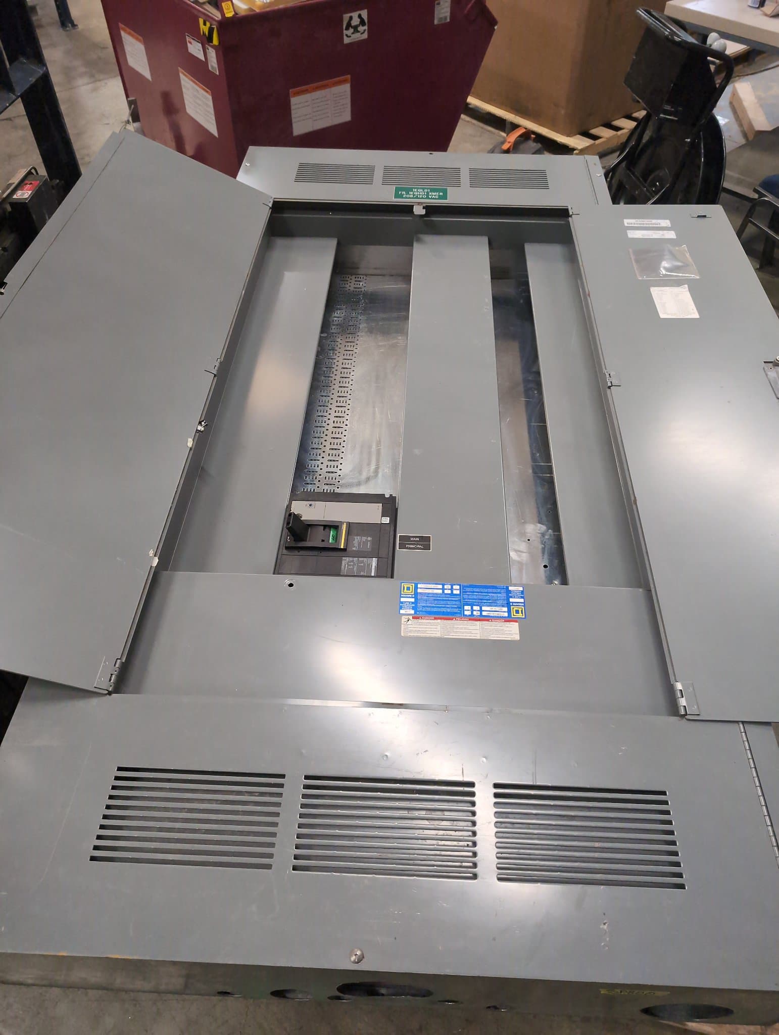 Square D 12192066830180001 Panelboard 800A 208/120V 84 Cir MCB – image 1