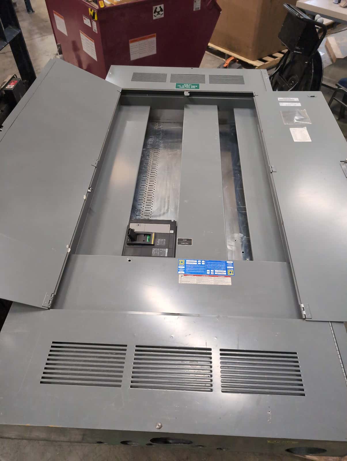 Square D HCW HCWM I-Line Panelboard 800A 208/120V 84 Cir MCB