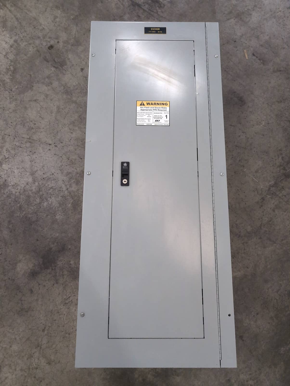 GE AEF3422MTX Panelboard 225A 480/277V MLO 42 Circuits