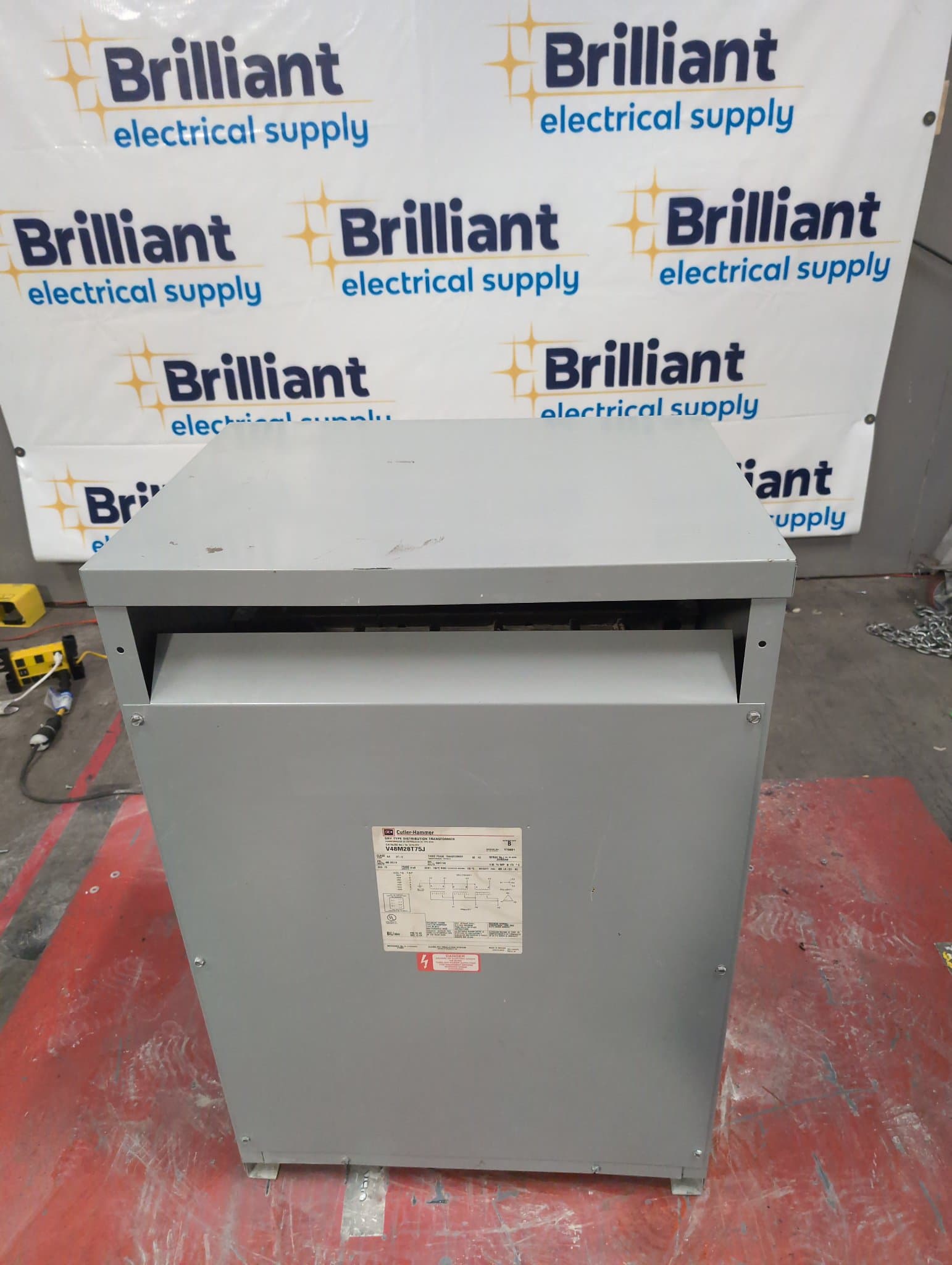 Cutler-Hammer V48M28T75J Dry Type Transformer 75kVA 480V 208/120V Indoor – image 1