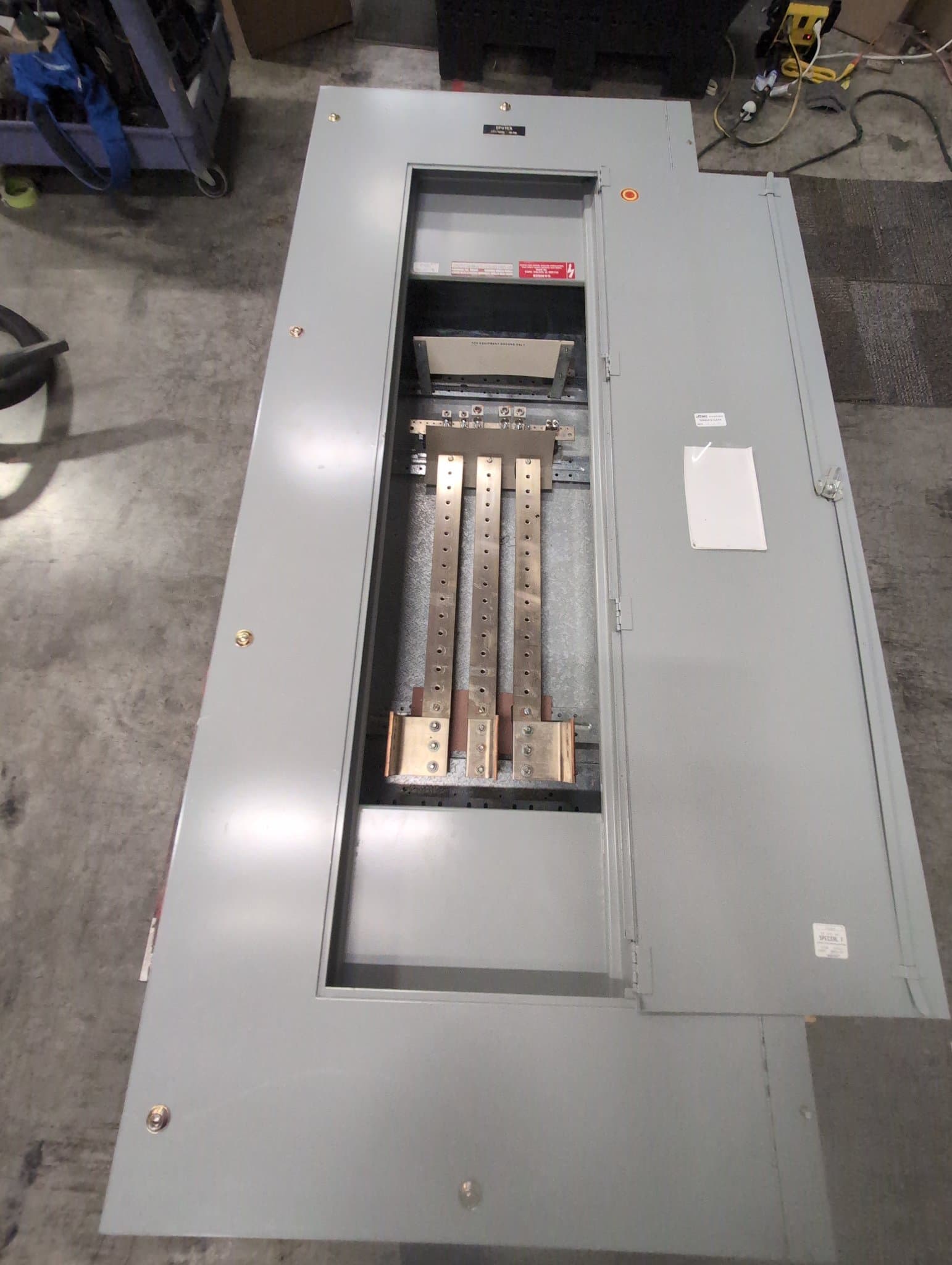 GE CCB Panelboard 800A 480/277V MLO 20 Circuits – image 1