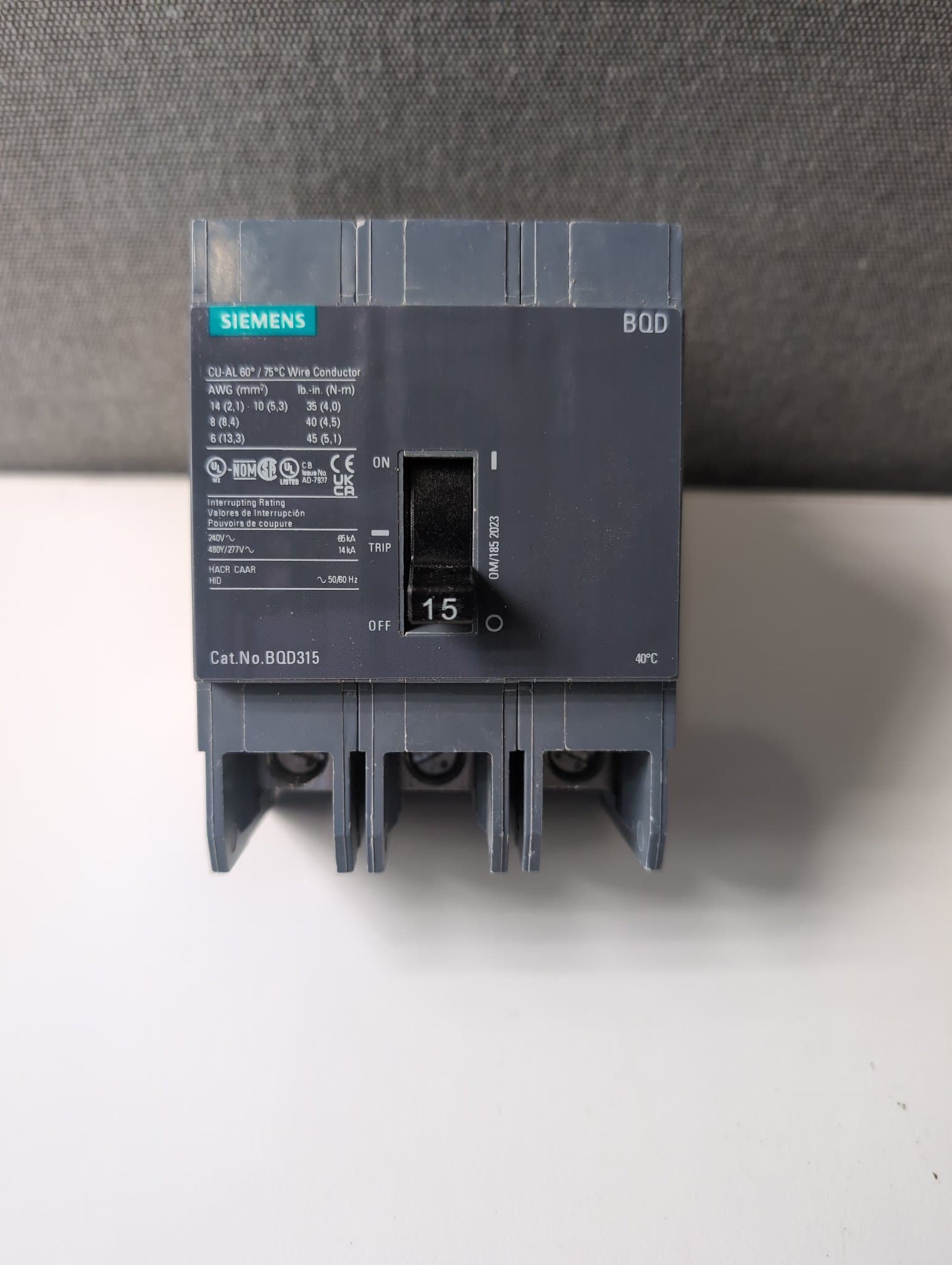 Siemens BQD315 Circuit Breaker 15A 240V 3P – image 1