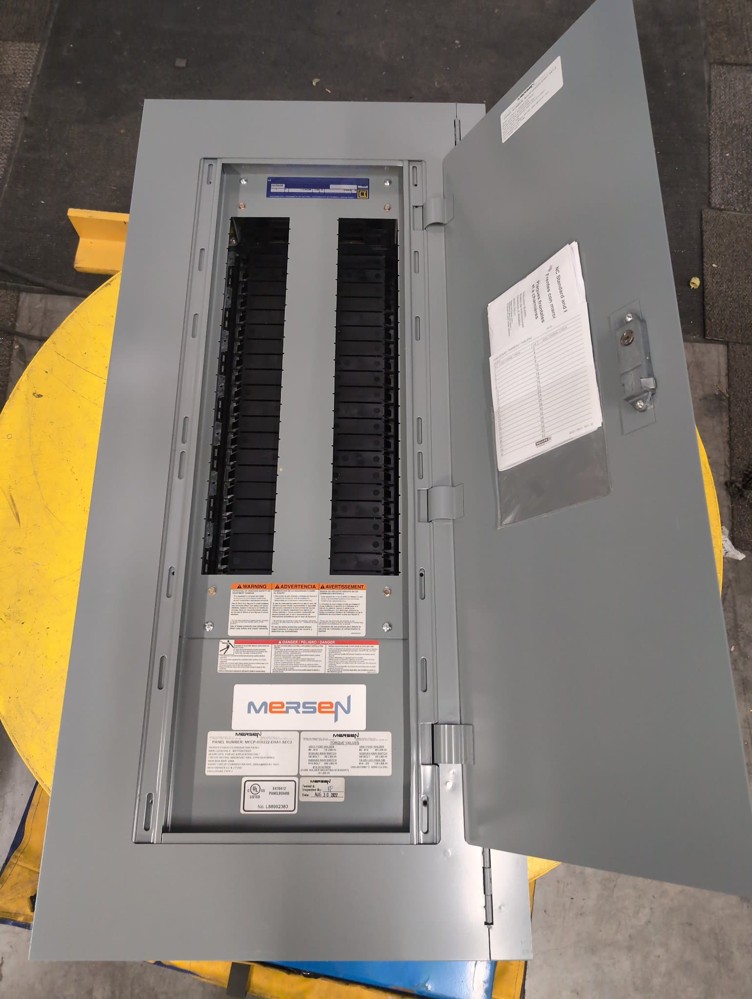 Square D NF442L2C Panelboard 250A 600Y/347V 40 Cir NEMA 1 – image 1