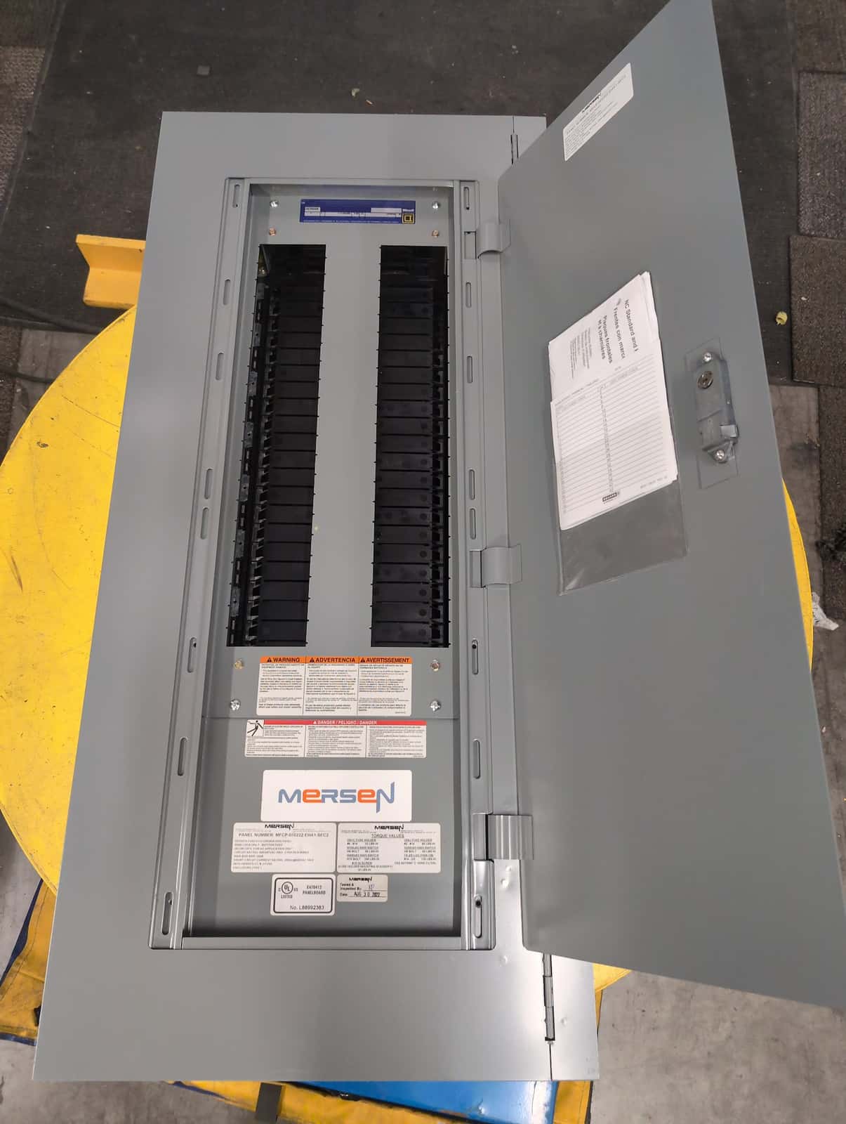 Square D NF442L2C Panelboard 250A 600Y/347V 40 Cir NEMA 1