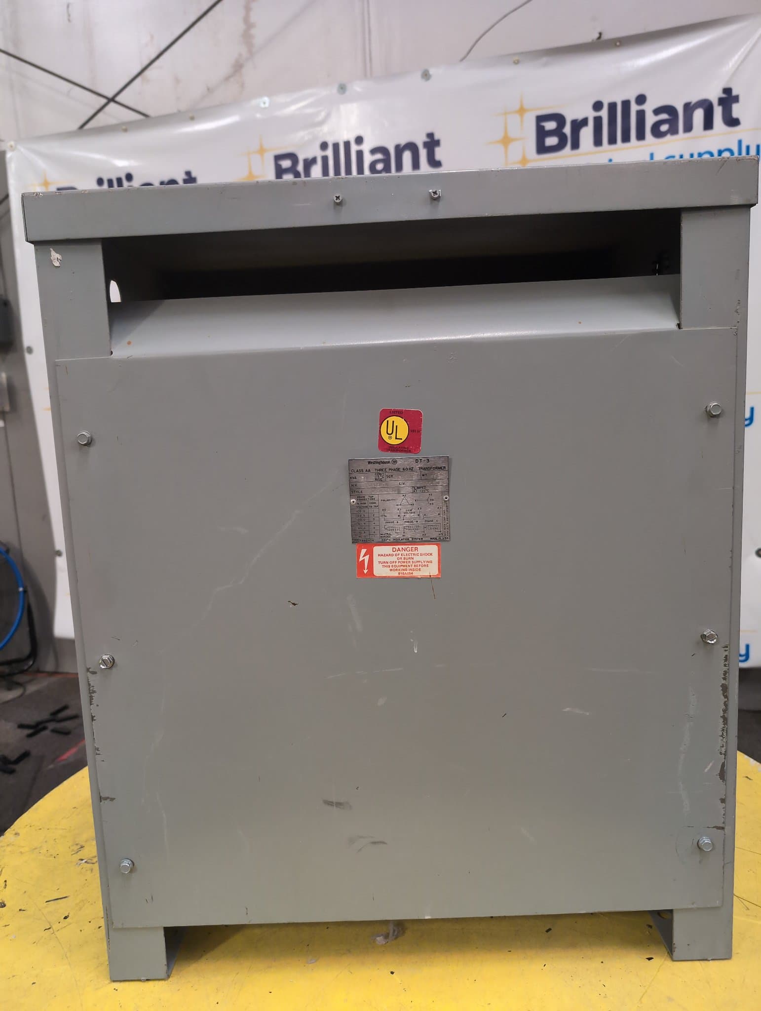 Westinghouse V48M28F30M 30kVA Dry Type Transformer 480V/208-120V NEMA 1