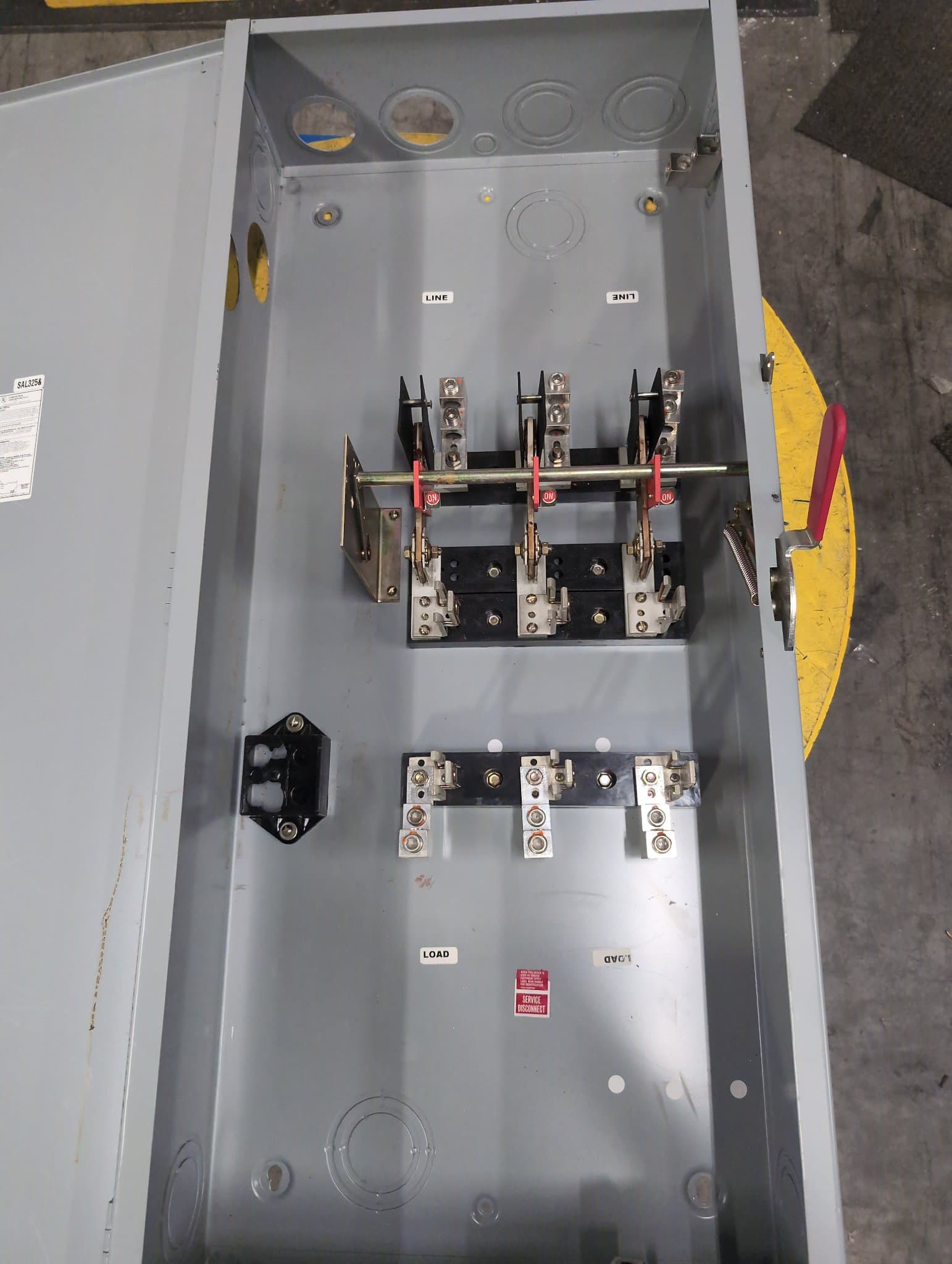 GE TG4325 Safety Switch 400A 240V 3P NEMA 1 Indoor