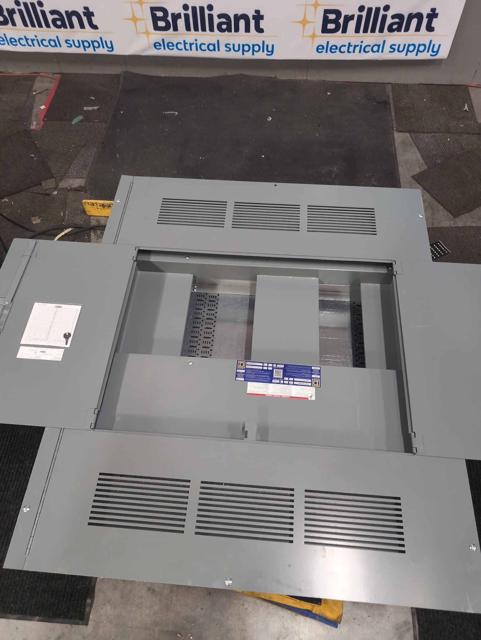Square D 44439116640130001 i-Line Panelboard 800A 480/277V MLO 26 Cir NEMA 1 – image 1