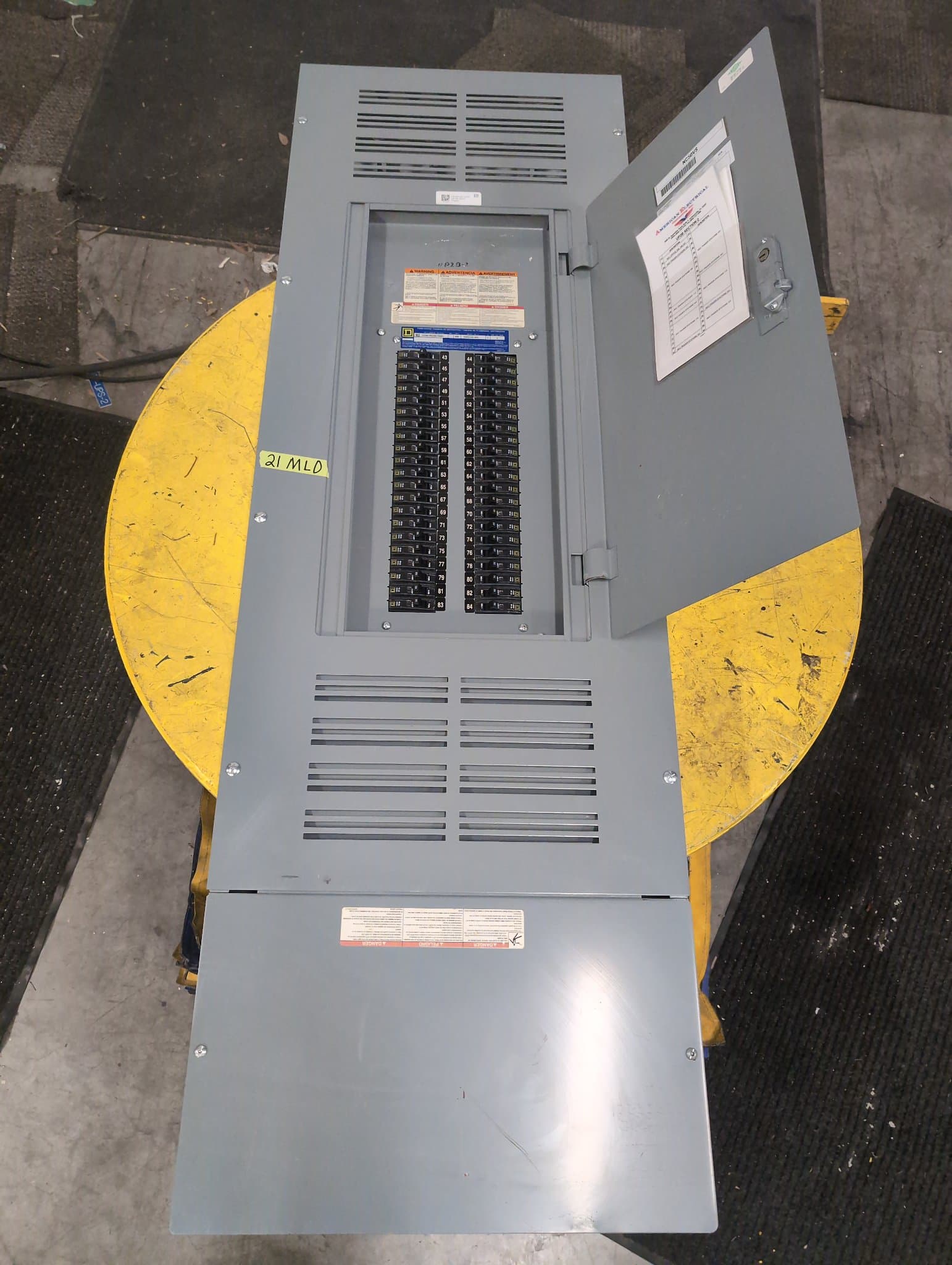 Square D MH50 NQ Panelboard 400A 208/120V 42 Cir MLO NEMA 1 – image 1