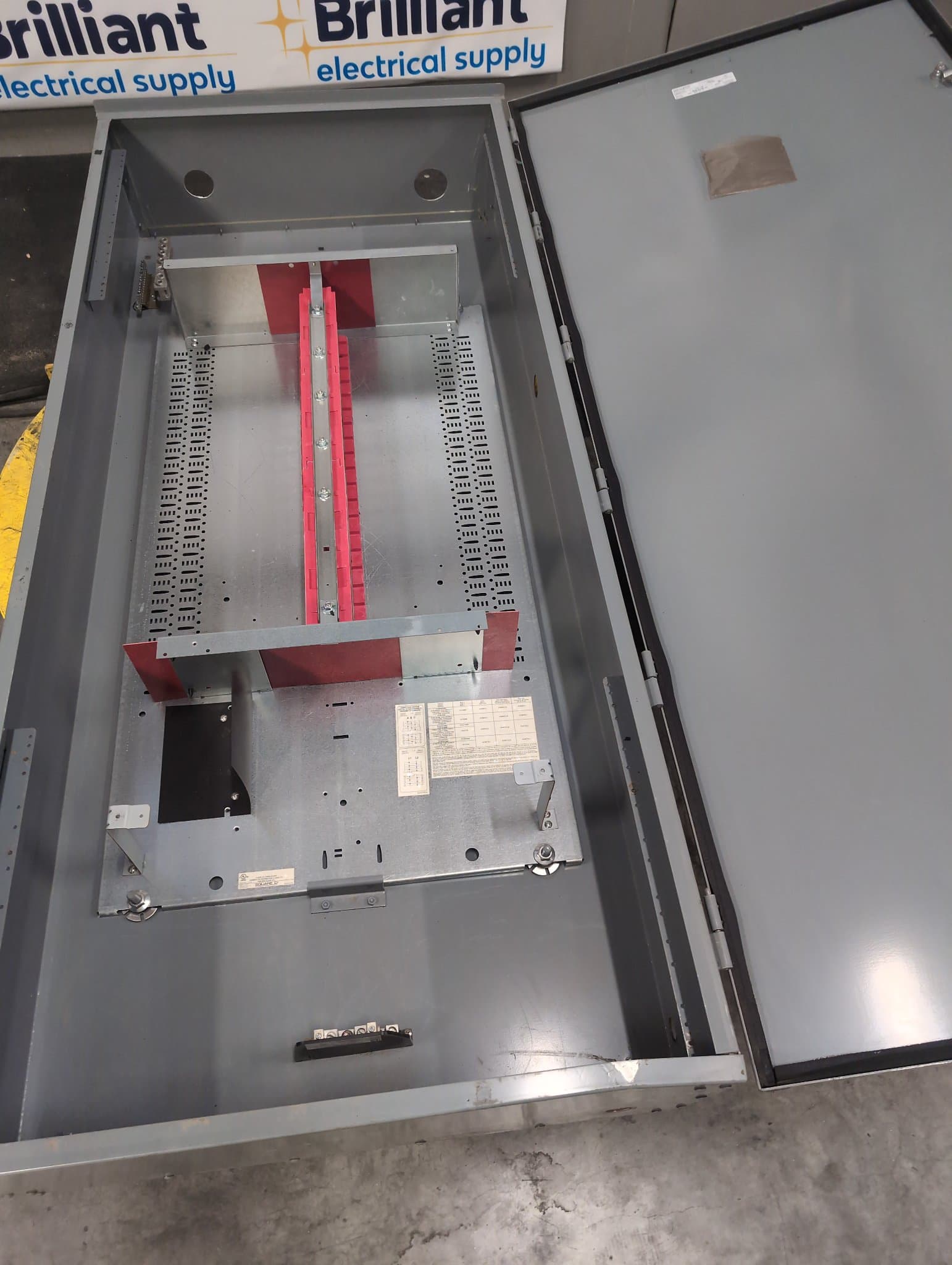 Square D HC3273WP i-Line E1 Panelboard 200A 480V MLO NEMA 3