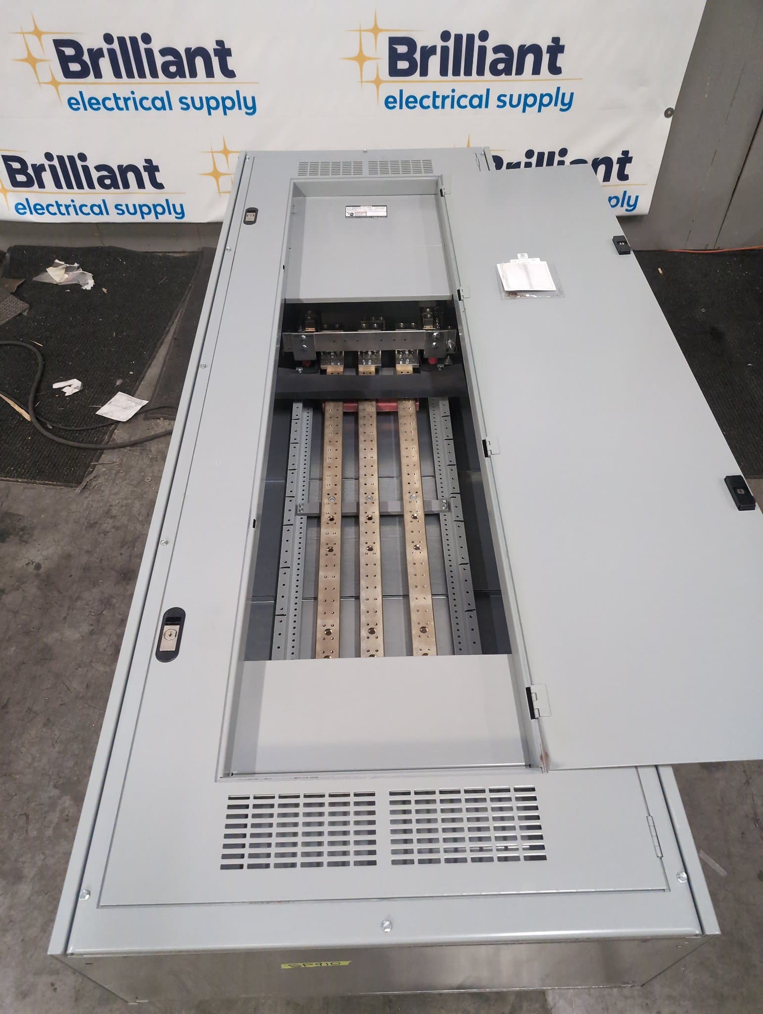 Siemens P5E90ML800ATS NEMA 1 Panelboard 800A 480/277V 54 Cir MLO