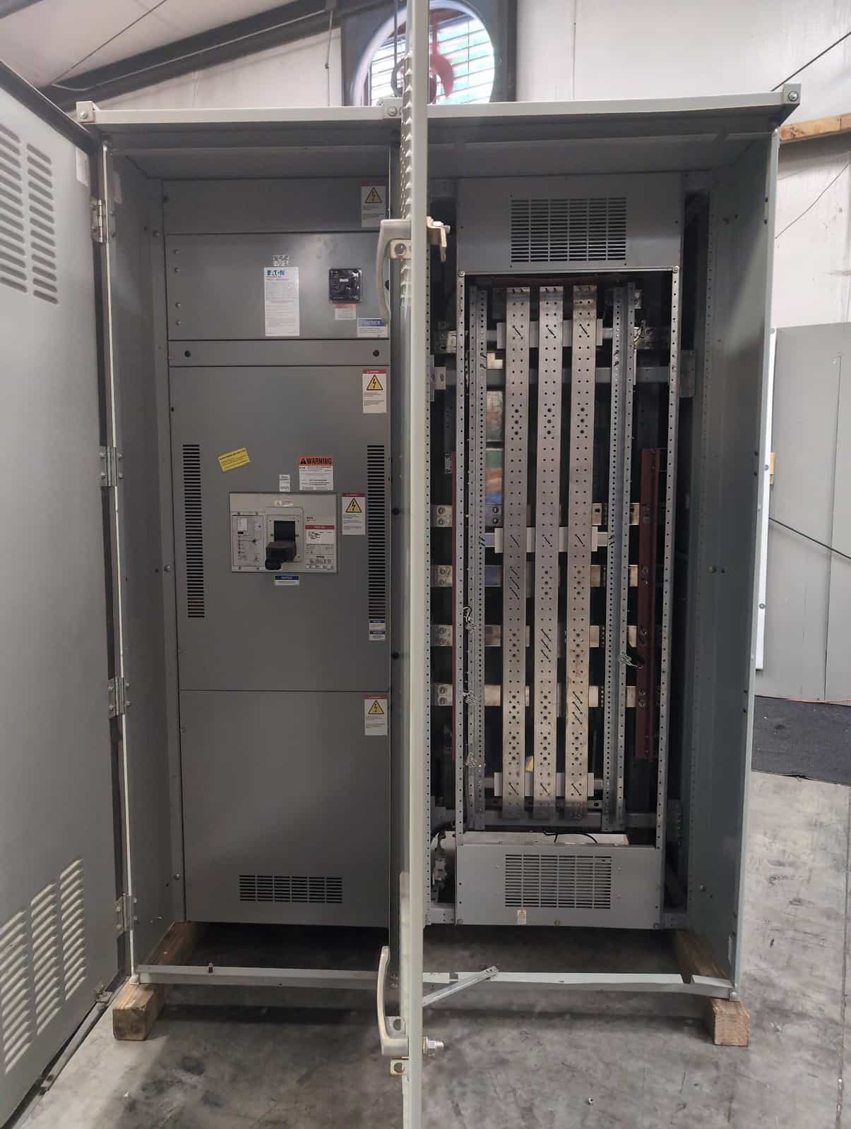 Eaton PRL-C Switchboard — image 1 of 17