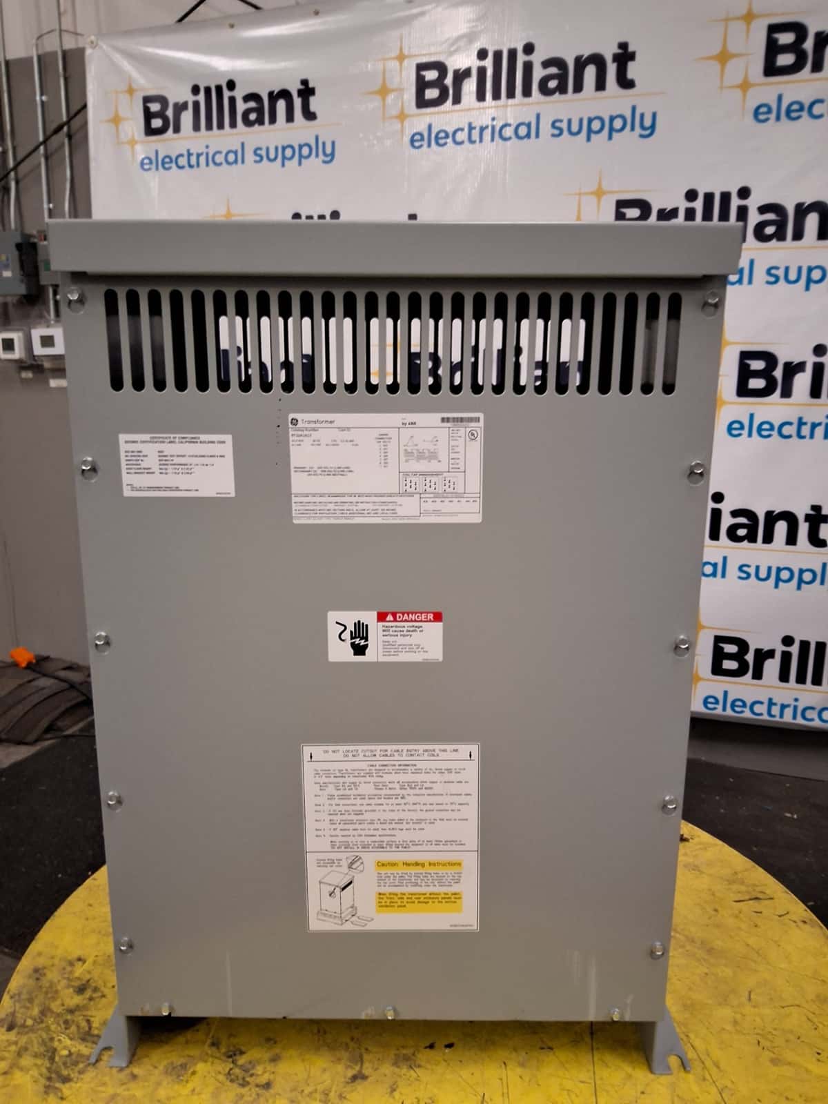 GE 9T10A1613 45kVA Dry Type Transformer 240V/208-120V NEMA 3R