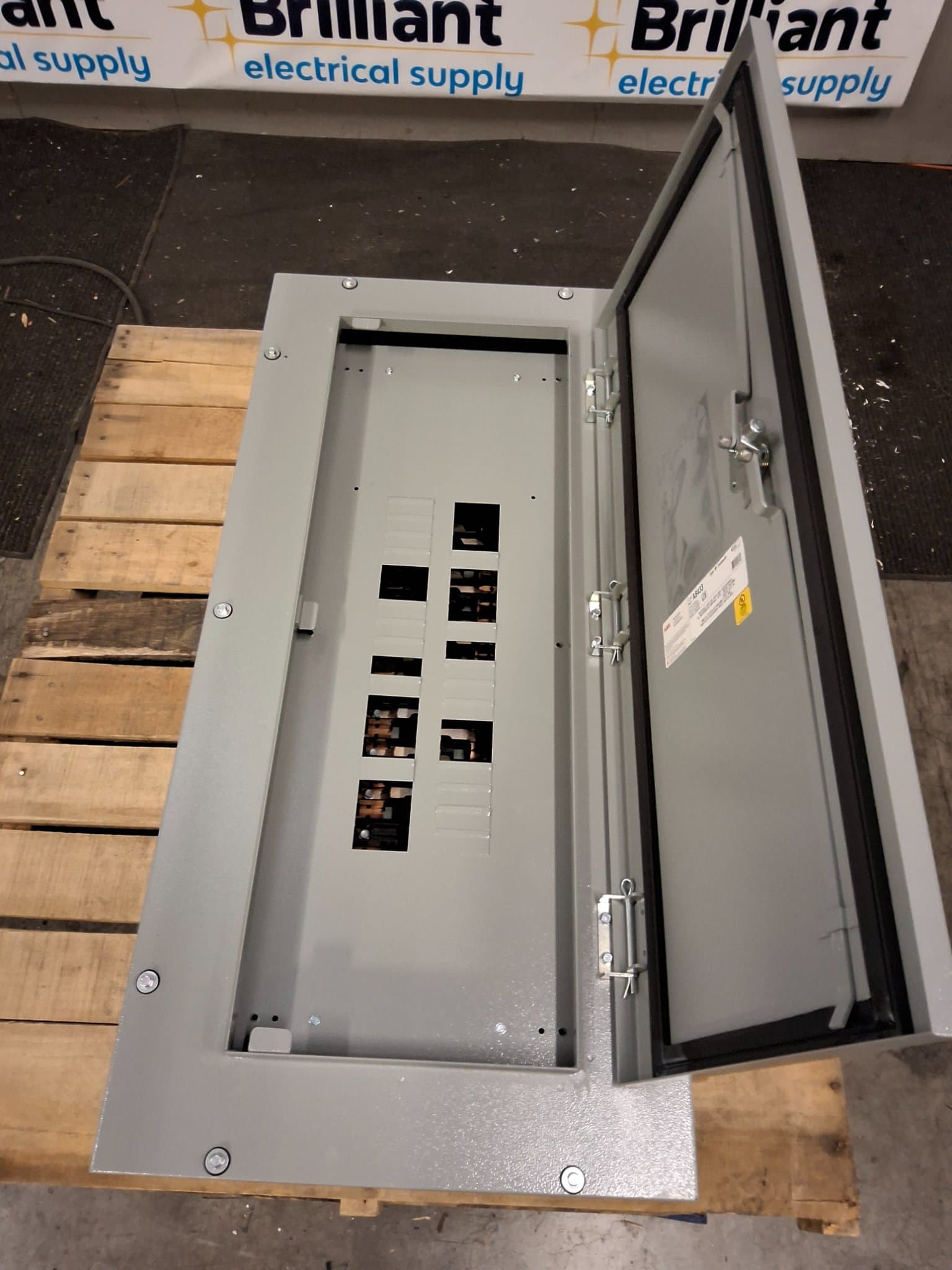 ABB AQF3362MBX RELIAGEAR Panelboard 225A 120/240V 36 Cir NEMA 1 – image 1