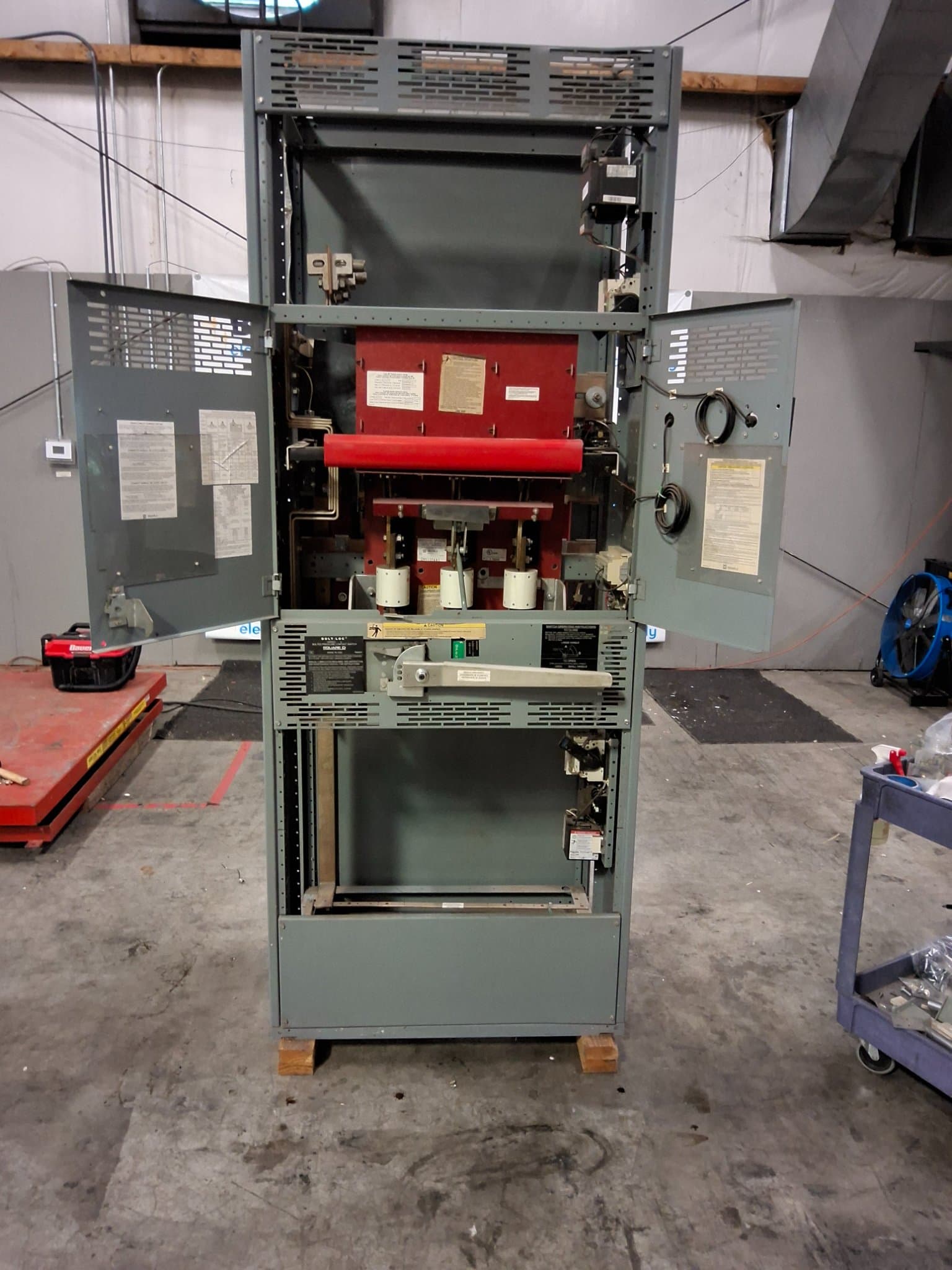 Square D SQUARE D QED Switchboard — image 1 of 14