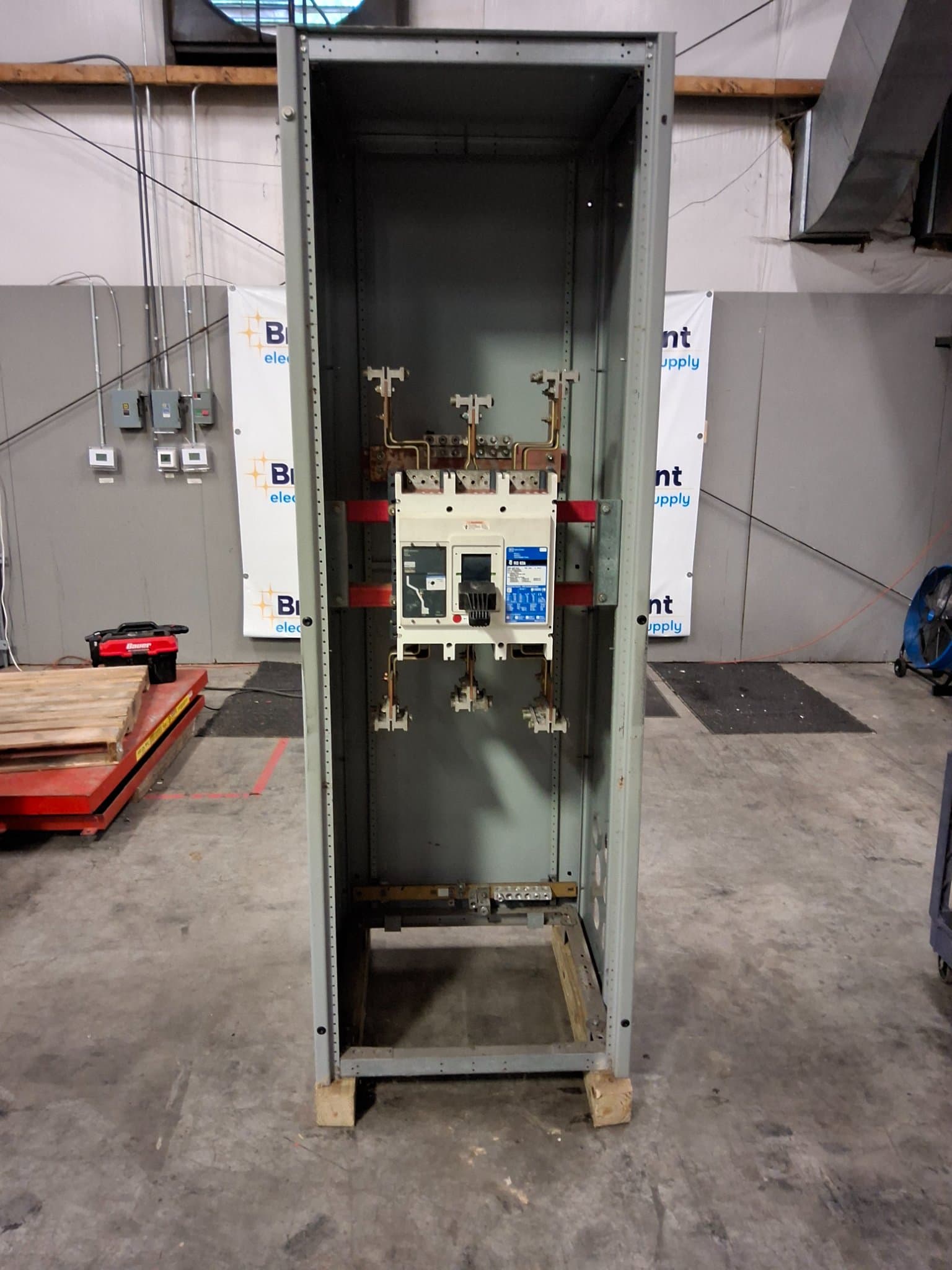 Cutler-Hammer POW-R-LINE C Switchboard — image 1 of 13