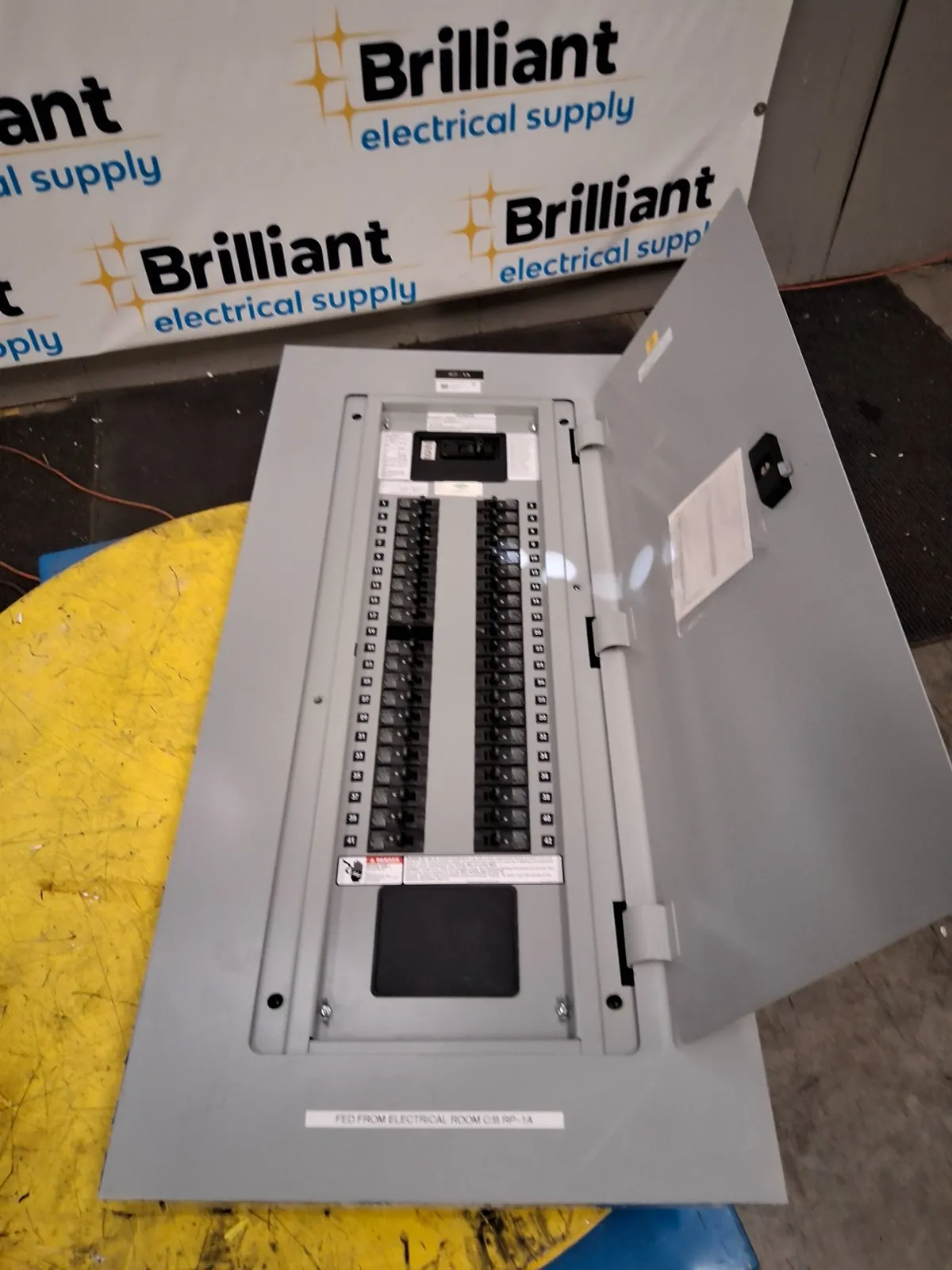 Siemens P1C42QJ225ATF Panelboard 250A 208Y/120V 42 Cir MCB QJ23B225 NEMA 1