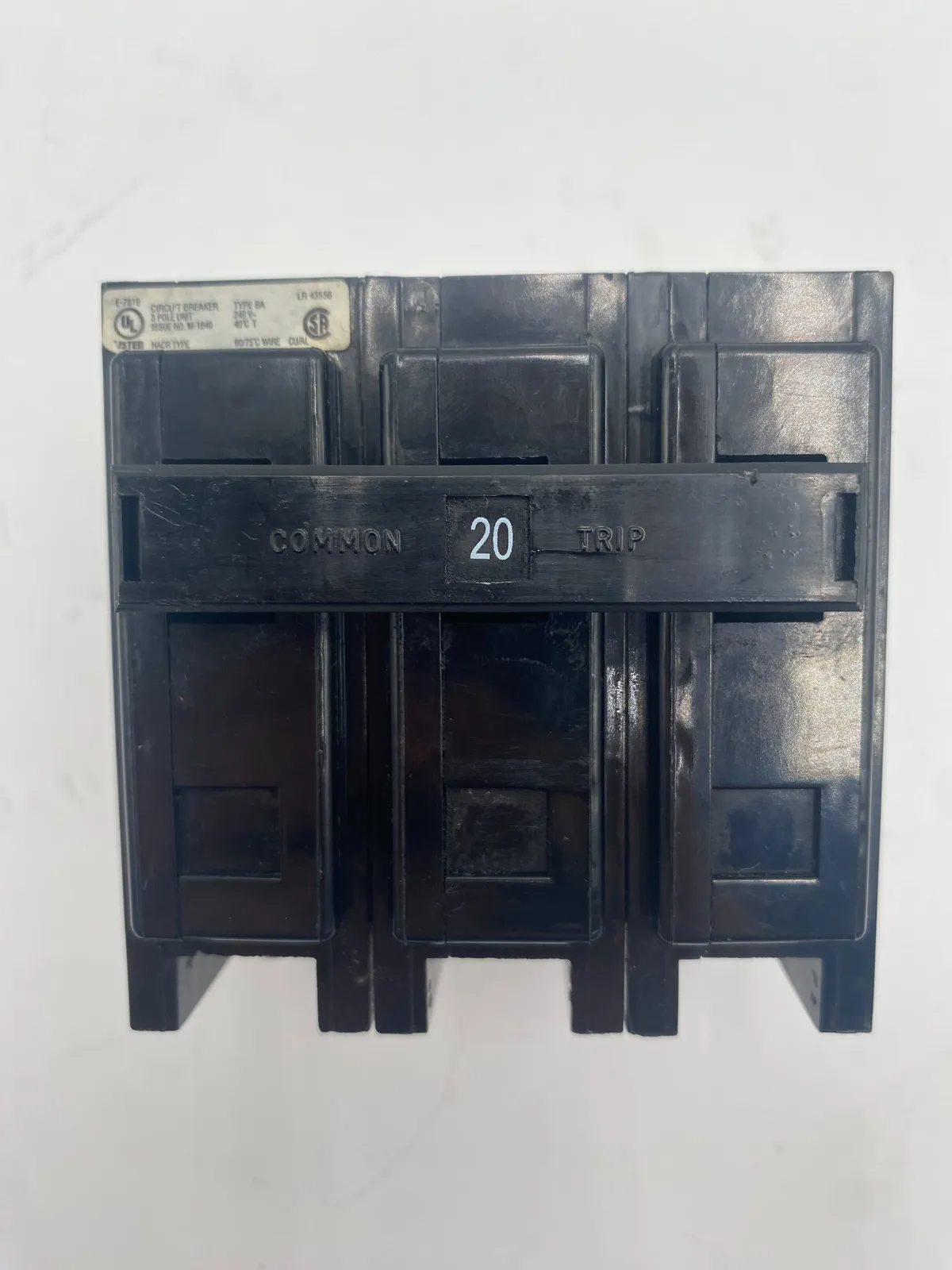 Eaton BAB3020H Circuit Breaker — image 1 of 7
