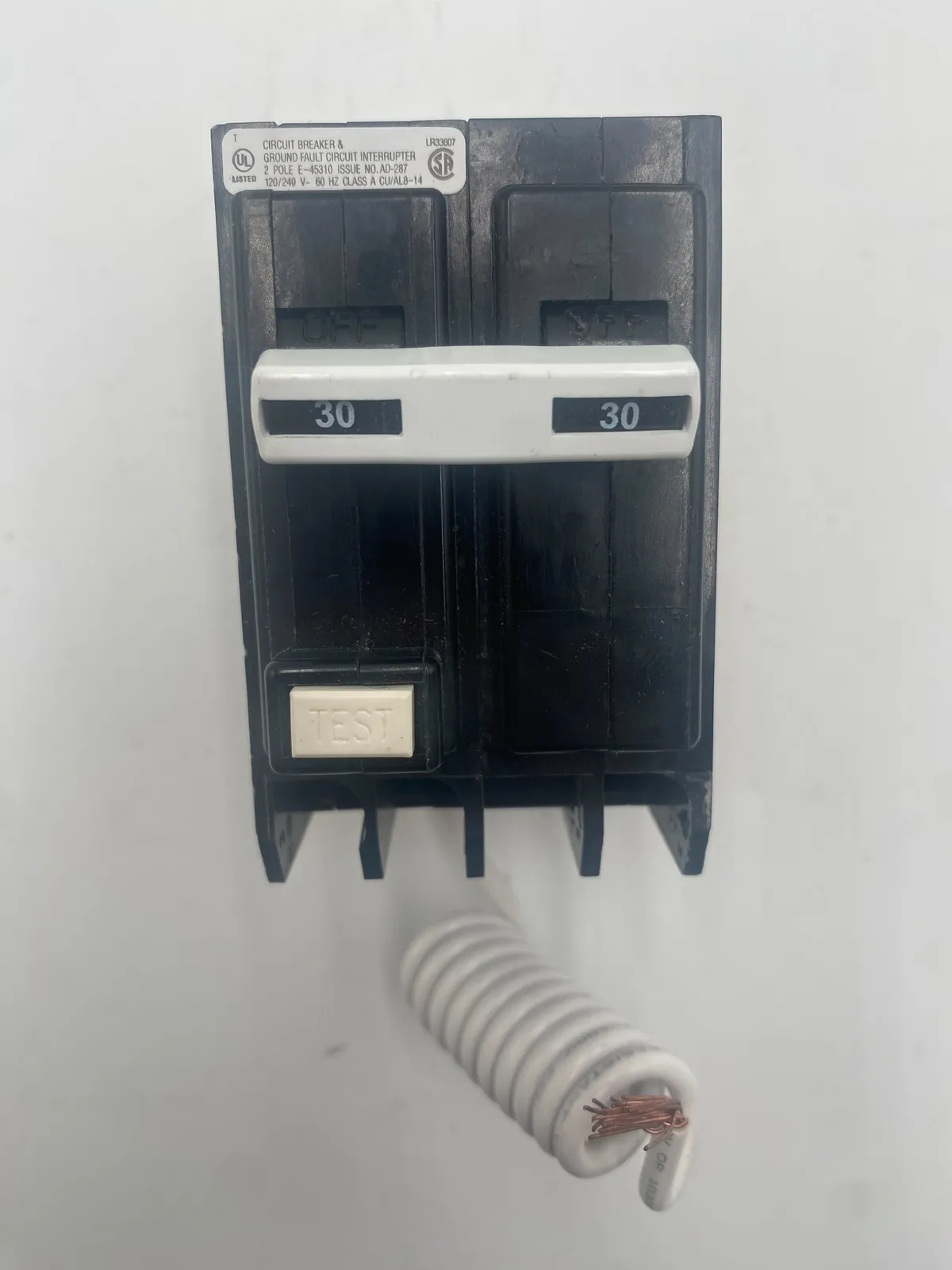 Eaton QBHGFT2030 Circuit Breaker — image 1 of 6