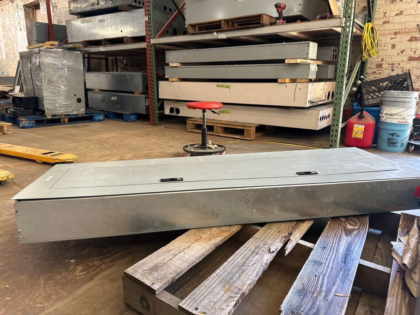 GE AEF3426MBX Panelboard 600A 480/277V 3PH 4W 42 Circuit Indoor Encl AB64B MCB P519 Used