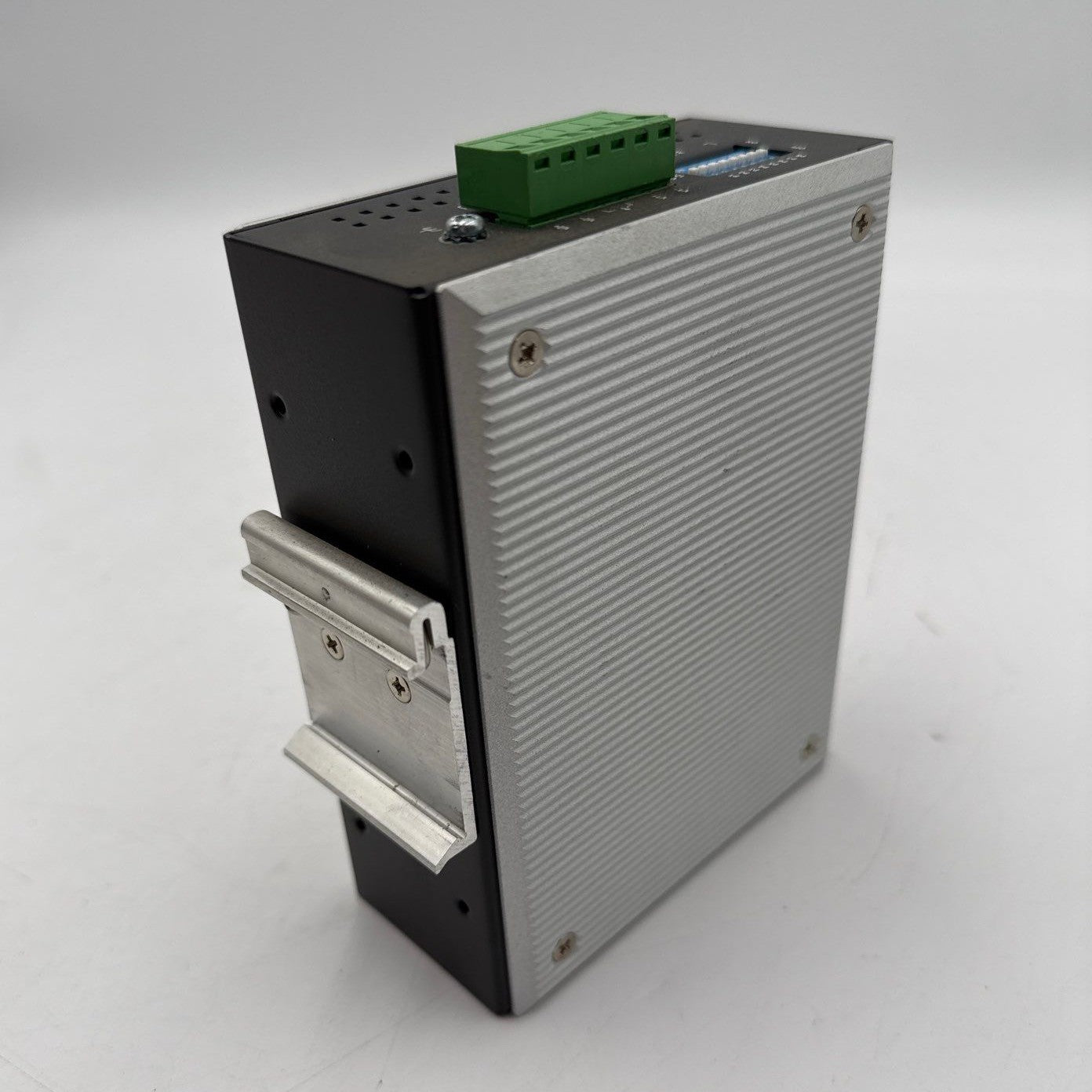 MOXA EDS-308 8-Port Unmanaged Ethernet Switch Rev 3.0.0 3093000000365 24VDC 1A Used