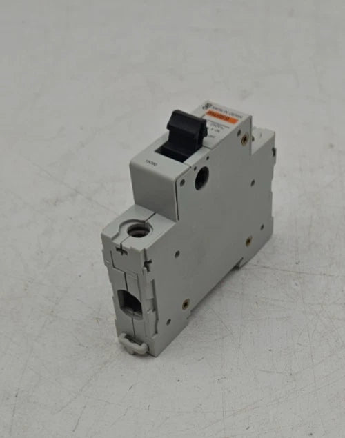 Merlin Gerin Multi9 15090 Circuit Breaker 100A 1P 250V DIN Rail 100 Amp 1 Pole Used