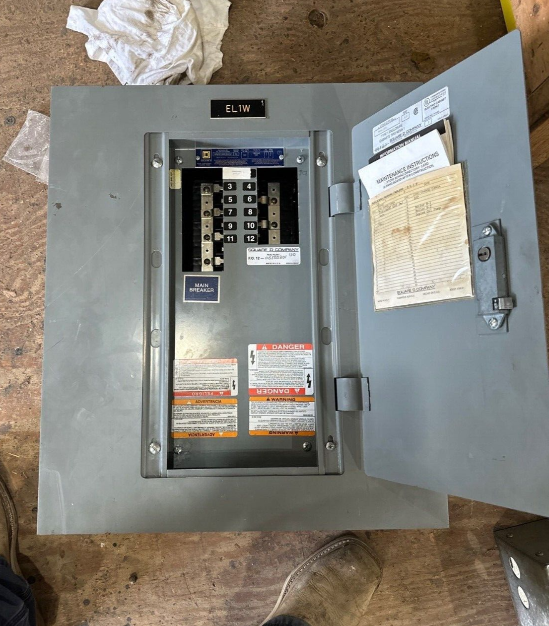 Square D NQOD12M100CU Panelboard 100A 120/240V 1PH 3W Indoor Encl 12 Circuit MCB P481 Used