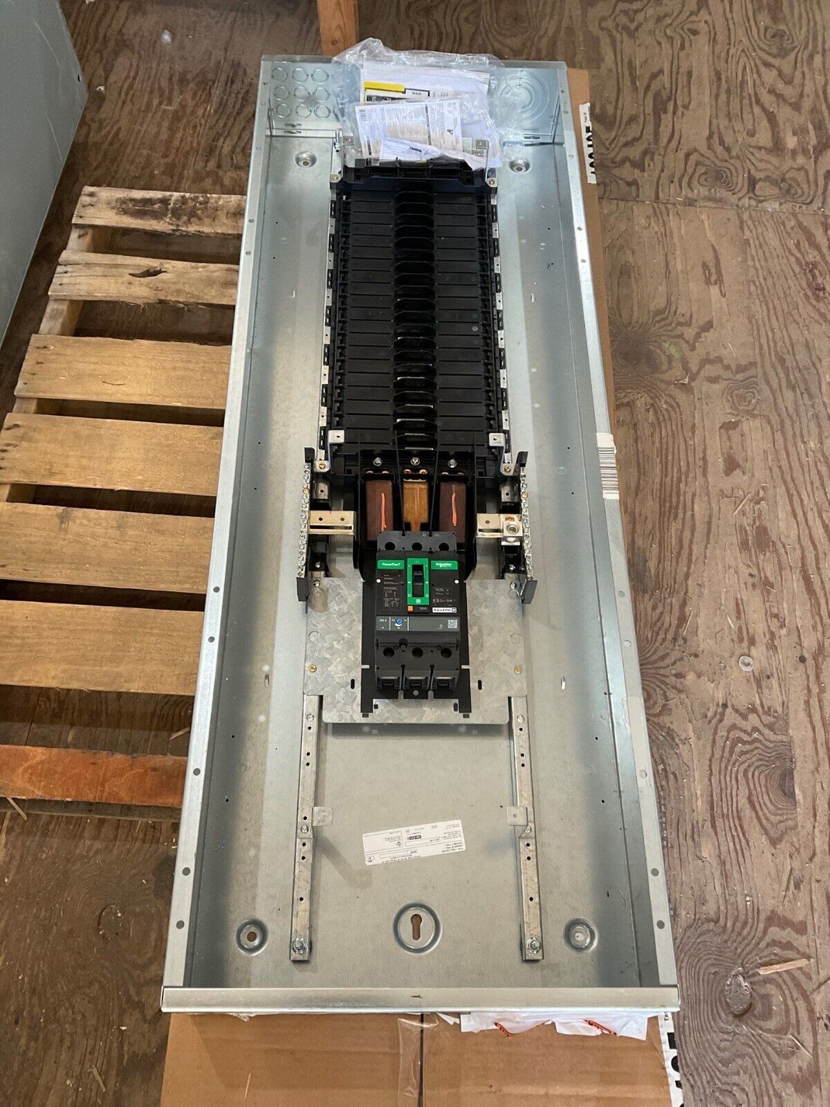 Sq D NF Panelboard 250A 480/277V 3PH 4W 42 Cir Main JDP36250 MCB Indoor Encl P676 New