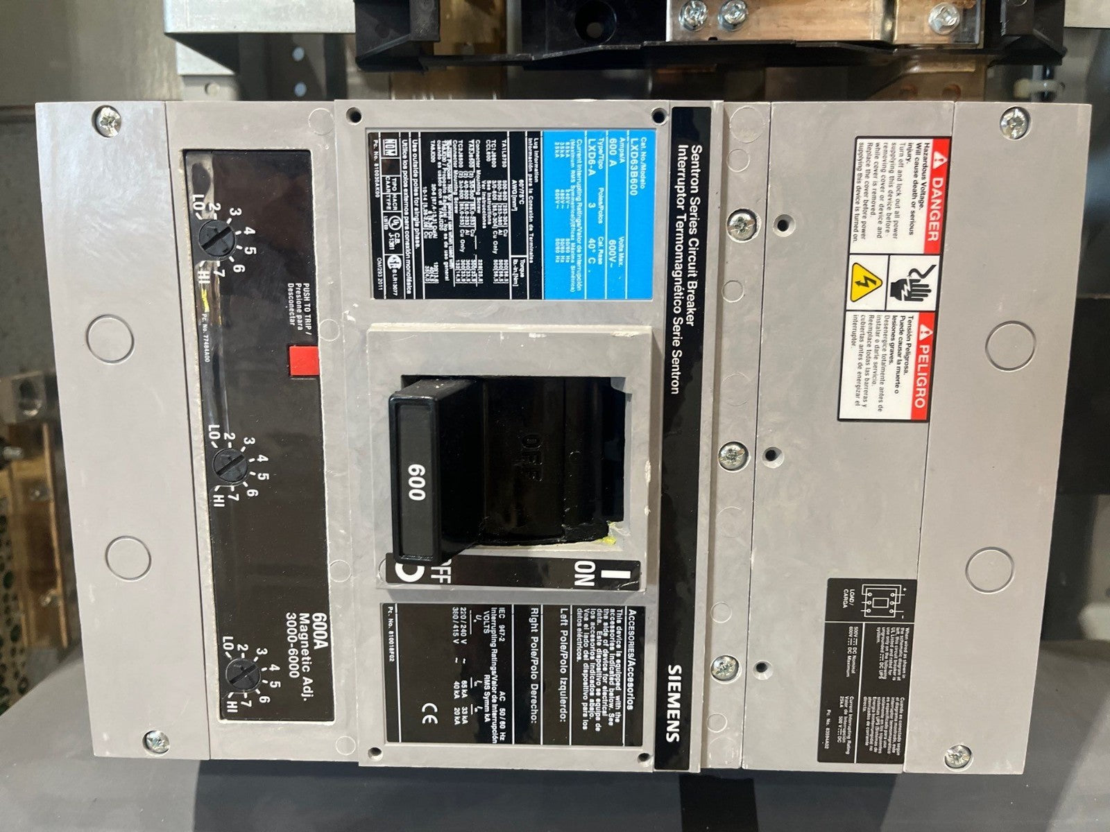 Siemens P4 Panelboard P4C75LX600EBS 600A 208/120V 3PH 4W 600 Amp Panel MCB 42Cir